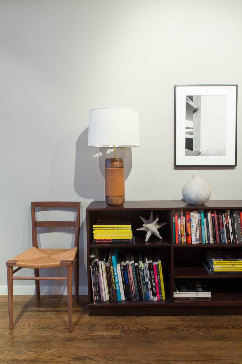 Stone and Sawyer Walnut and Ceramic Table Lamp In Excellent Condition For Sale In New York, NY