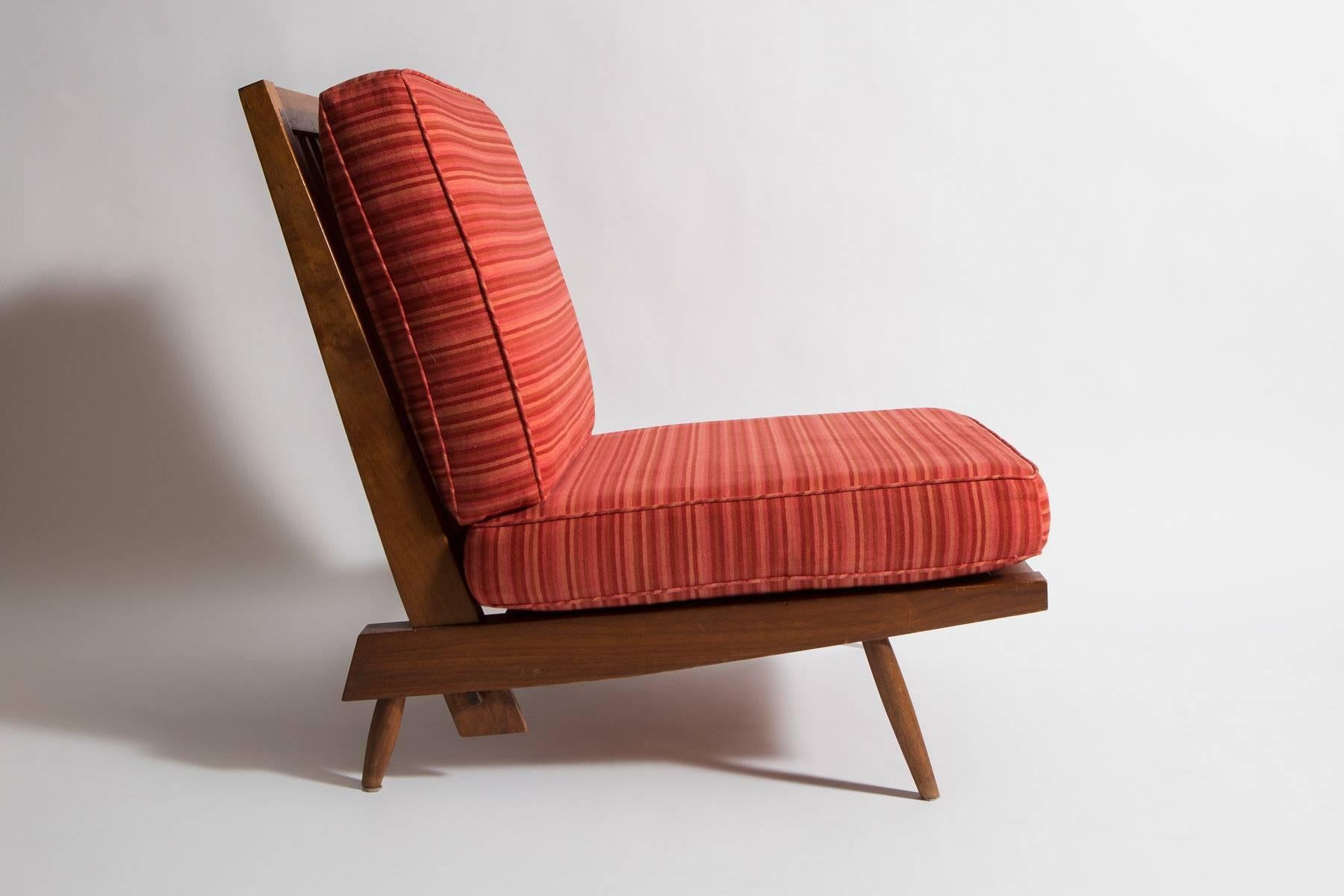 Pair of George Nakashima Walnut Lounge Chairs In Excellent Condition In New York, NY