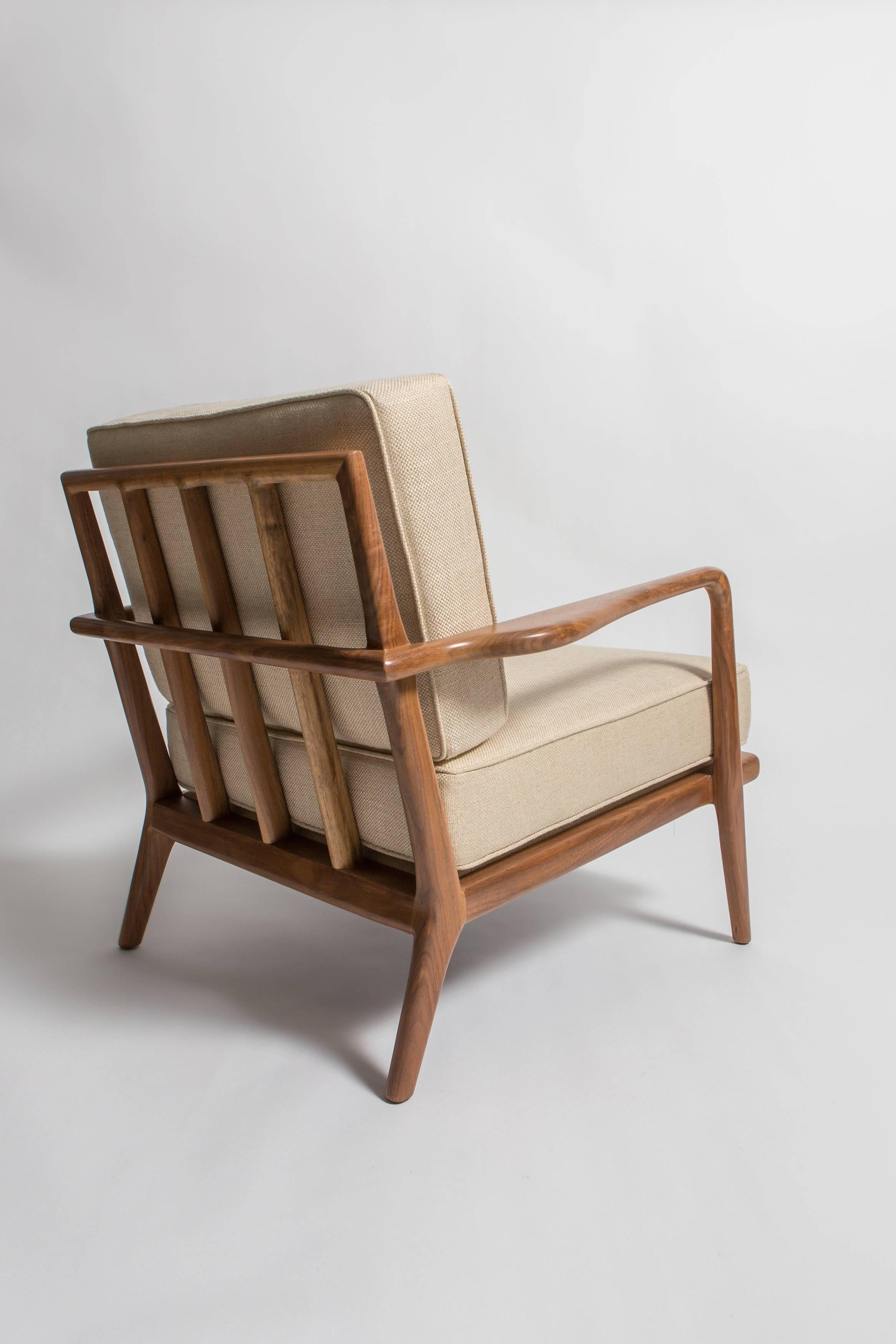 Hand-Crafted Vintage, 1950s, Solid Walnut Mel Smilow Railback Lounge Chair in Cream Linen For Sale