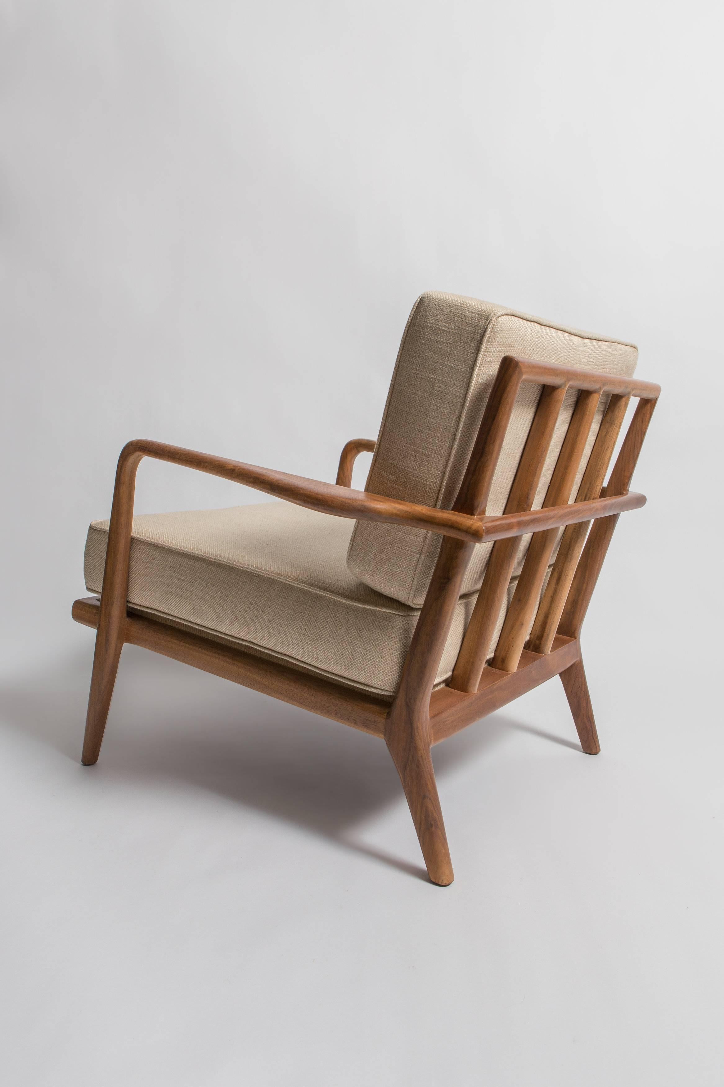 Mid-20th Century Vintage, 1950s, Solid Walnut Mel Smilow Railback Lounge Chair in Cream Linen For Sale