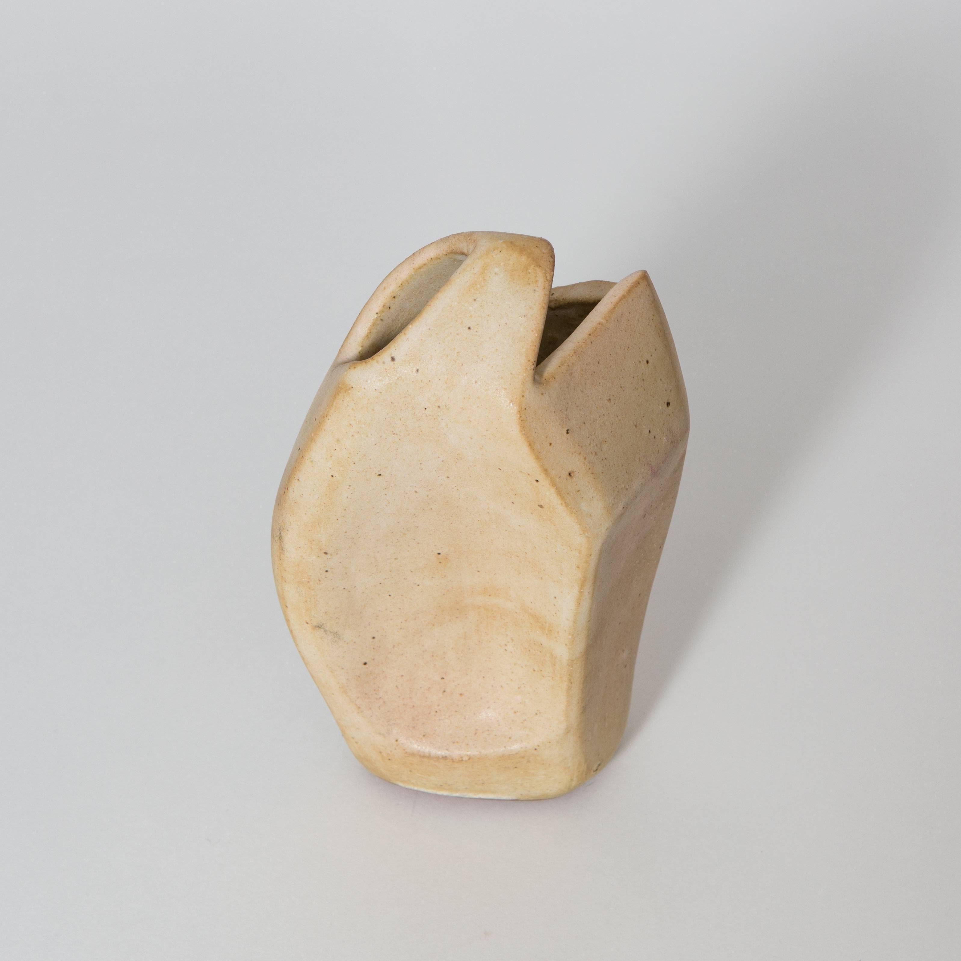 Corte Ceramic Vase by Gabriela Valenzuela-Hirsch In Excellent Condition In New York, NY