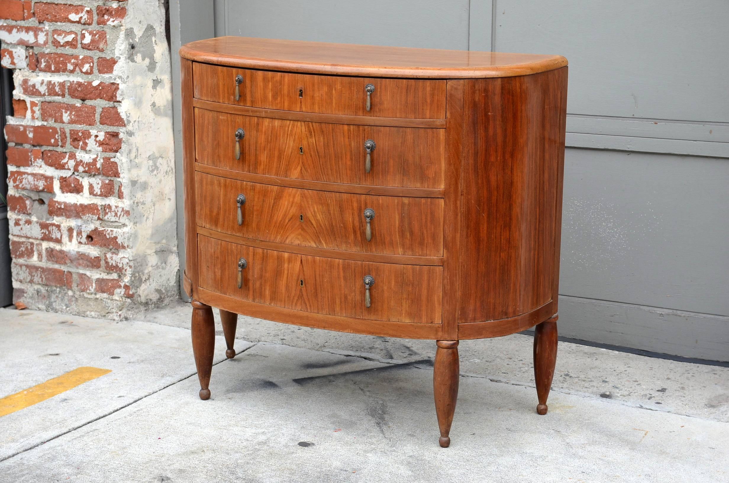 Exceptional Art Deco commode for la Société des artistes décorateurs (SAD).

Stamped: SAD on the back.

The Societé des artistes décorateurs (SAD, Society of Decorative Artists) was a French society of designers of furniture, interiors and