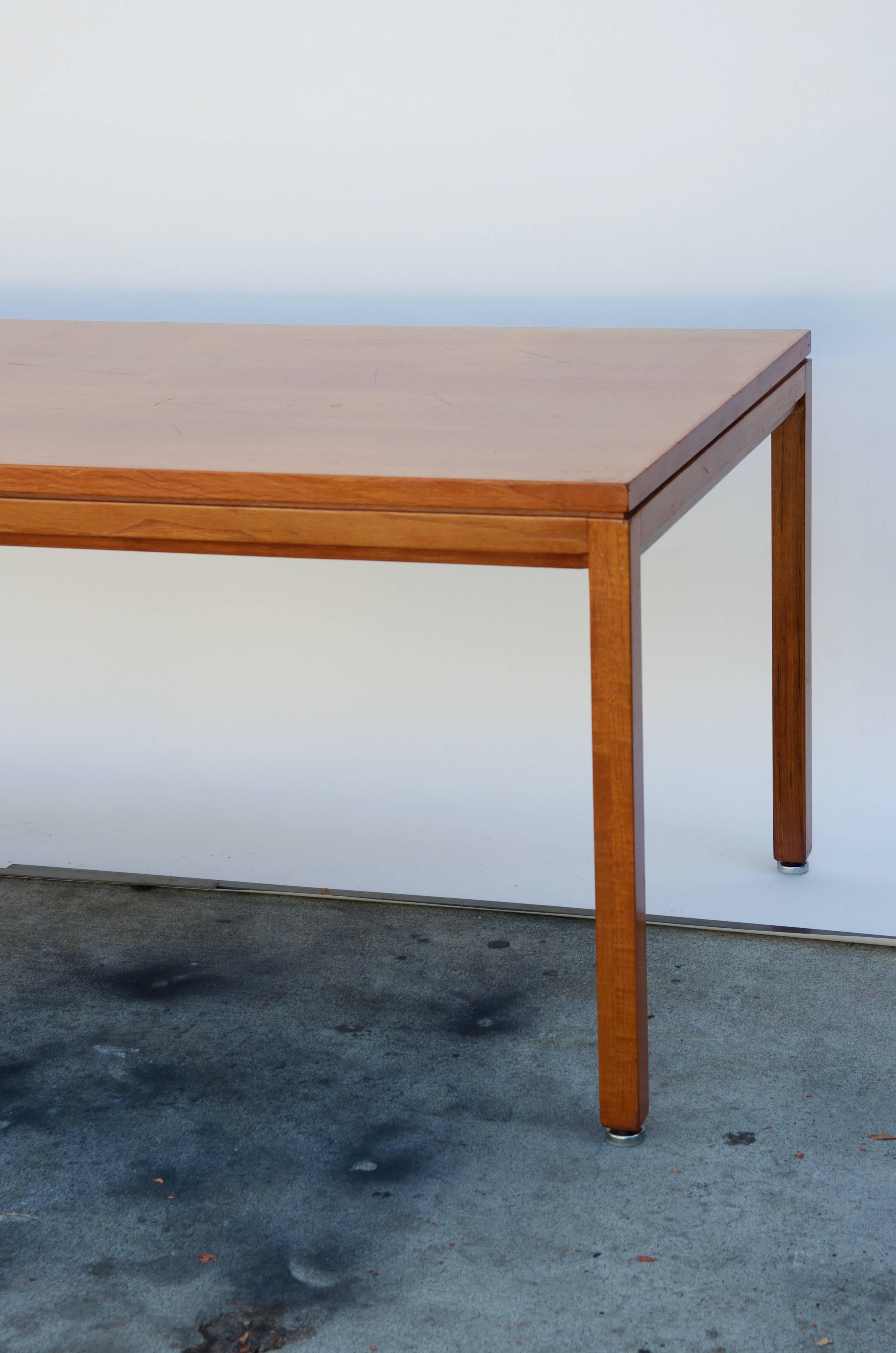 Impeccable Blond Walnut Desk or Library Table by Jens Risom In Good Condition In Los Angeles, CA