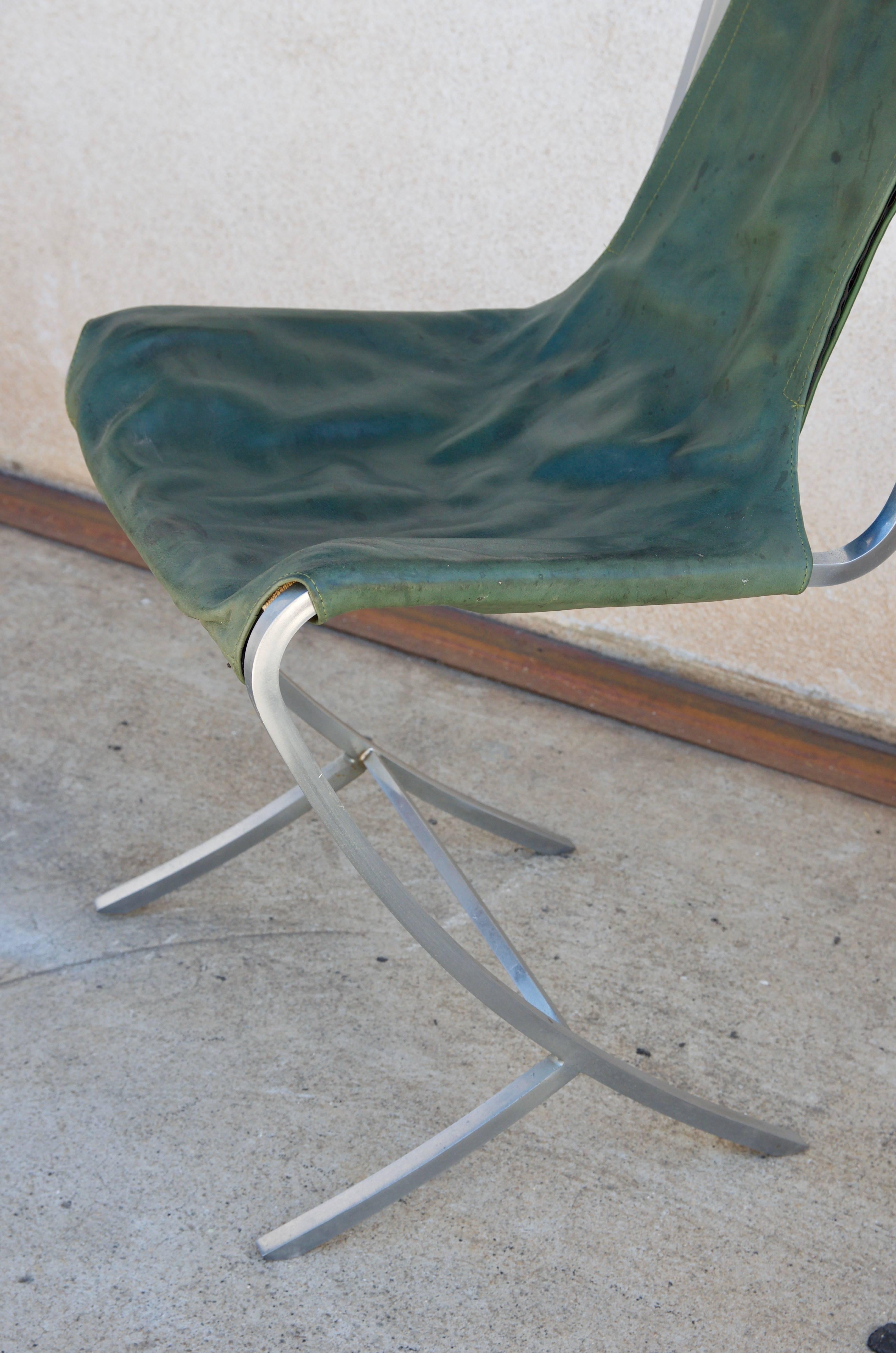 Fin du 20e siècle Rare ensemble de cinq chaises en acier inoxydable de la Maison Jansen en vente