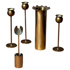 Bougeoirs et vase en laiton Pierre Forssell fabriqués à la main à Skultuna, Suède