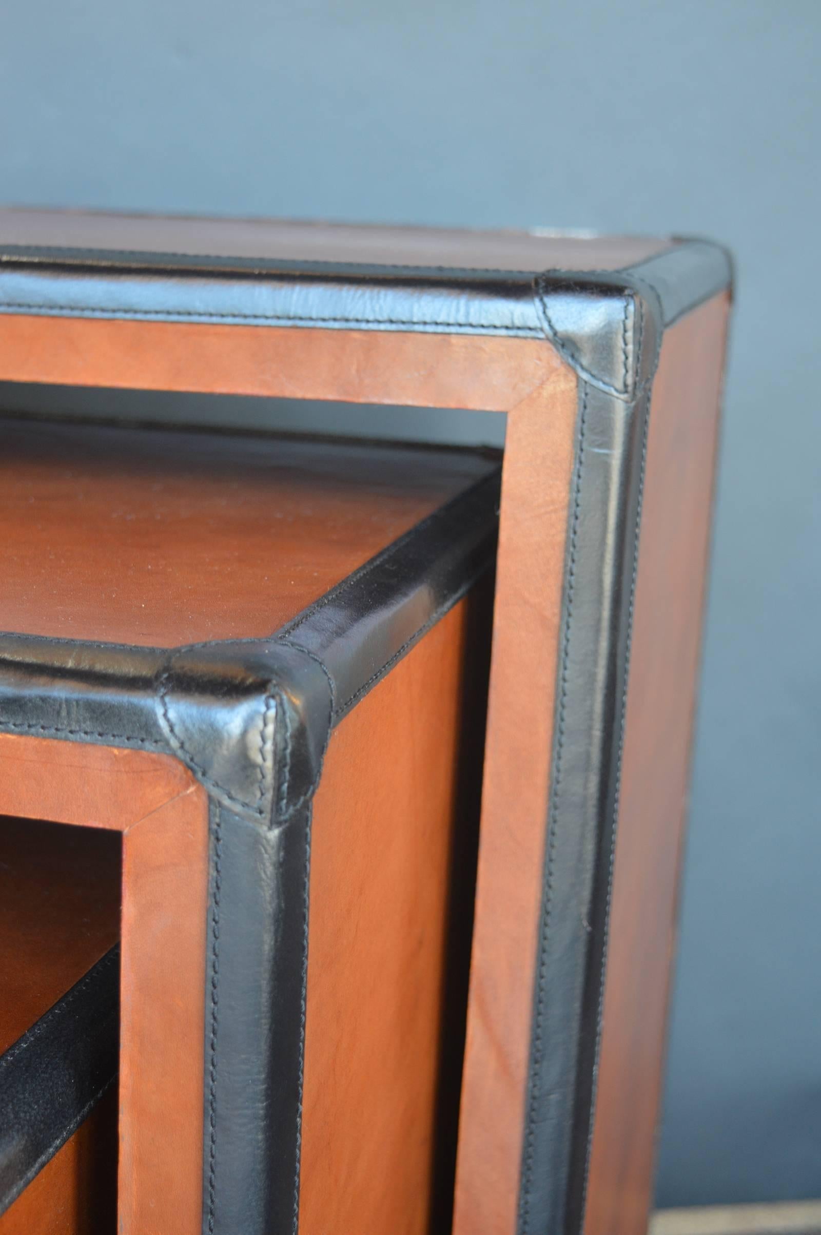 Brown and Black Leather Nesting Tables In Excellent Condition In Los Angeles, CA