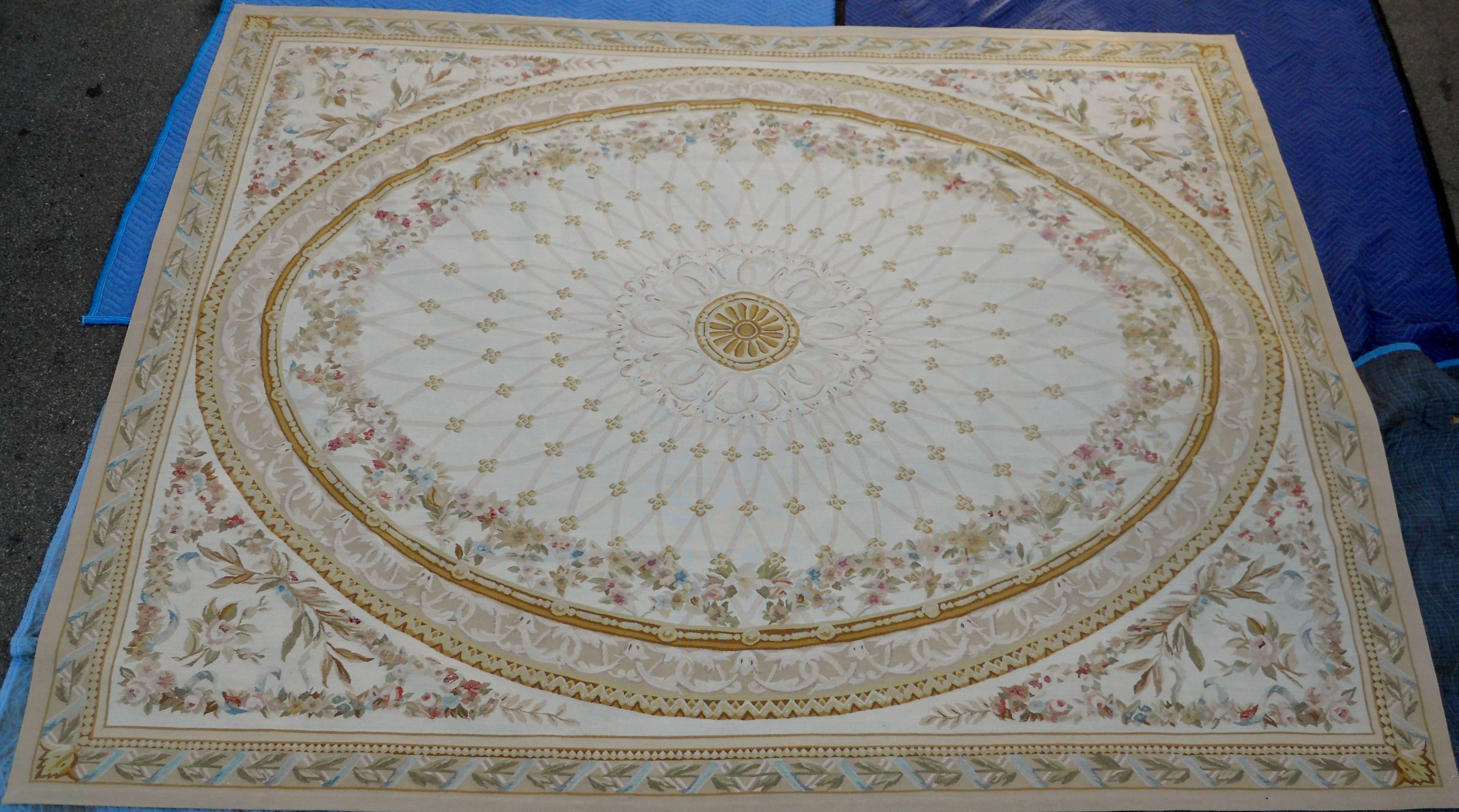 Floral Aubusson Style Rug In Good Condition In Los Angeles, CA