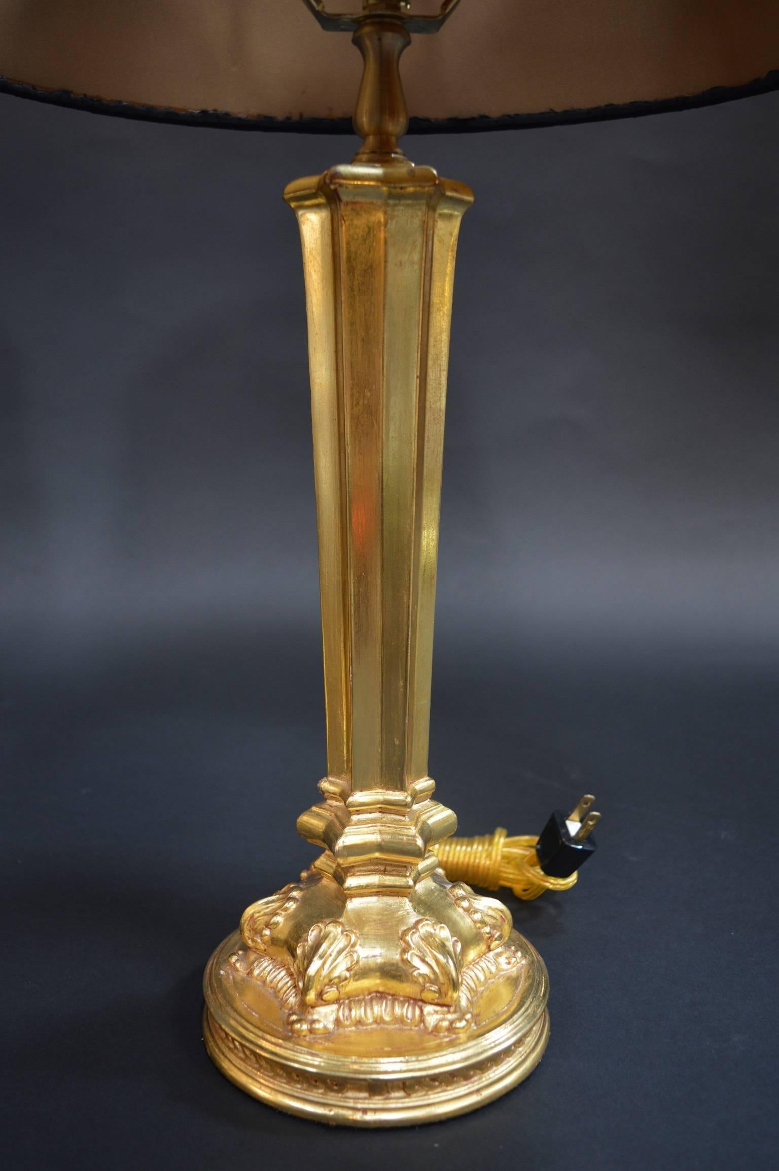 Paar blattgoldene Bryan Cox-Lampen (Moderne der Mitte des Jahrhunderts) im Angebot