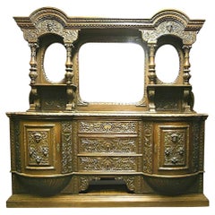 Buffet victorien américain en chêne avec détails sculptés et triple miroir, vers 1880