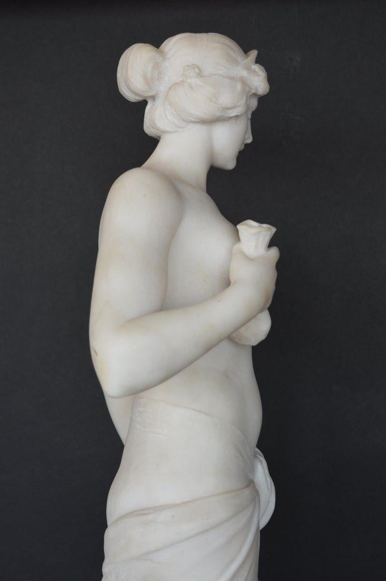 Statua di giovane donna in marmo di Carrara della fine del XIX secolo. in vendita 9