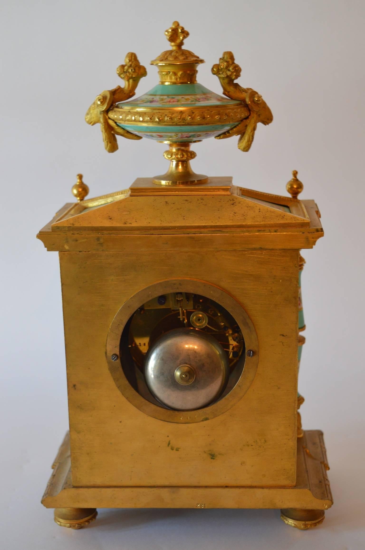 19th Century Porcelain and Gilt Bronze Clock 3