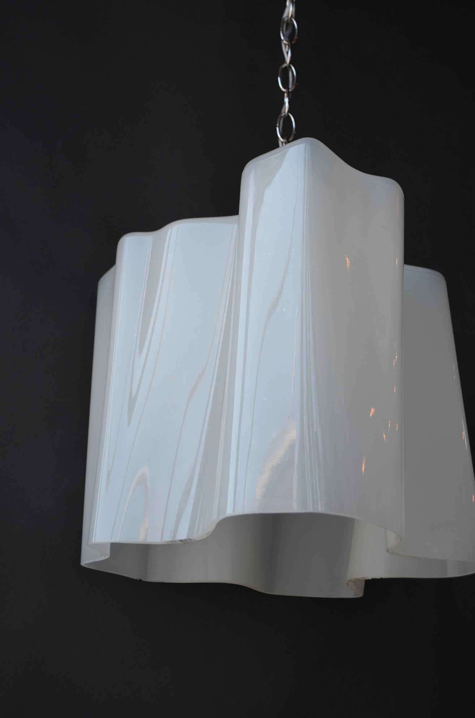 Alvar Aalto Savoy vases, turned in to a pair of pendant lights.
Measurement of the pendant is 12