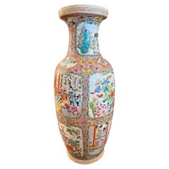 Large Chinese Export Rose Medallion Porcelain Vase. Early 20th Century.