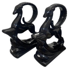 Par de esculturas «Gazelle» de Royal Haeger en negro brillante. EE.UU. Finales del siglo XX.