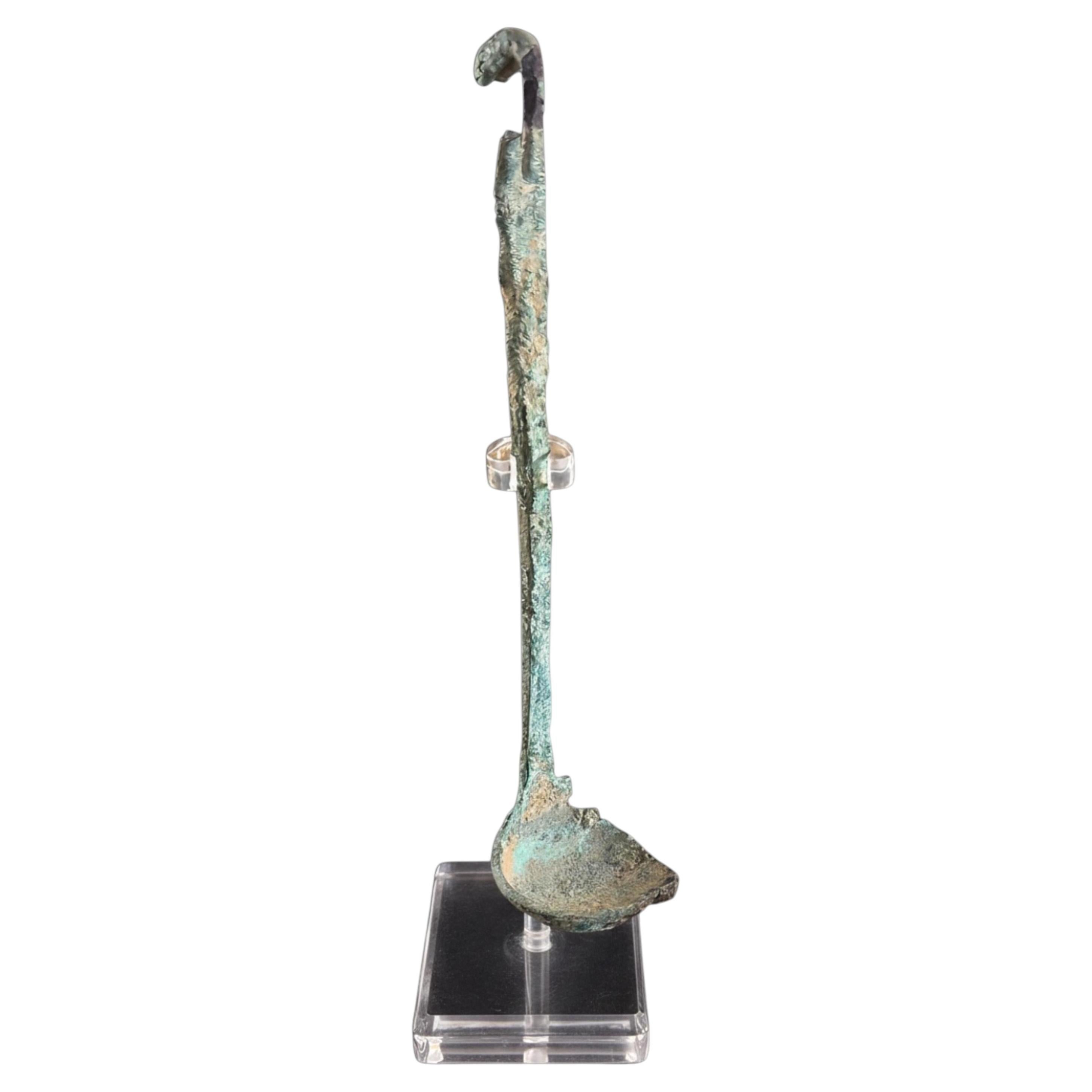 Etruscan Bronze Simpulum Ceremonial Ladle w/ Handle Italy, circa 6th Century BCE For Sale