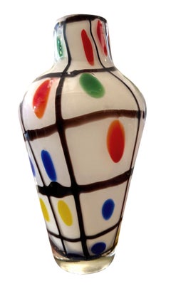 Jarrón italiano vintage de cristal artístico de Murano con lunares, de mediados del siglo XX.