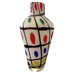 Jarrón italiano vintage de cristal artístico de Murano con lunares, de mediados del siglo XX.
