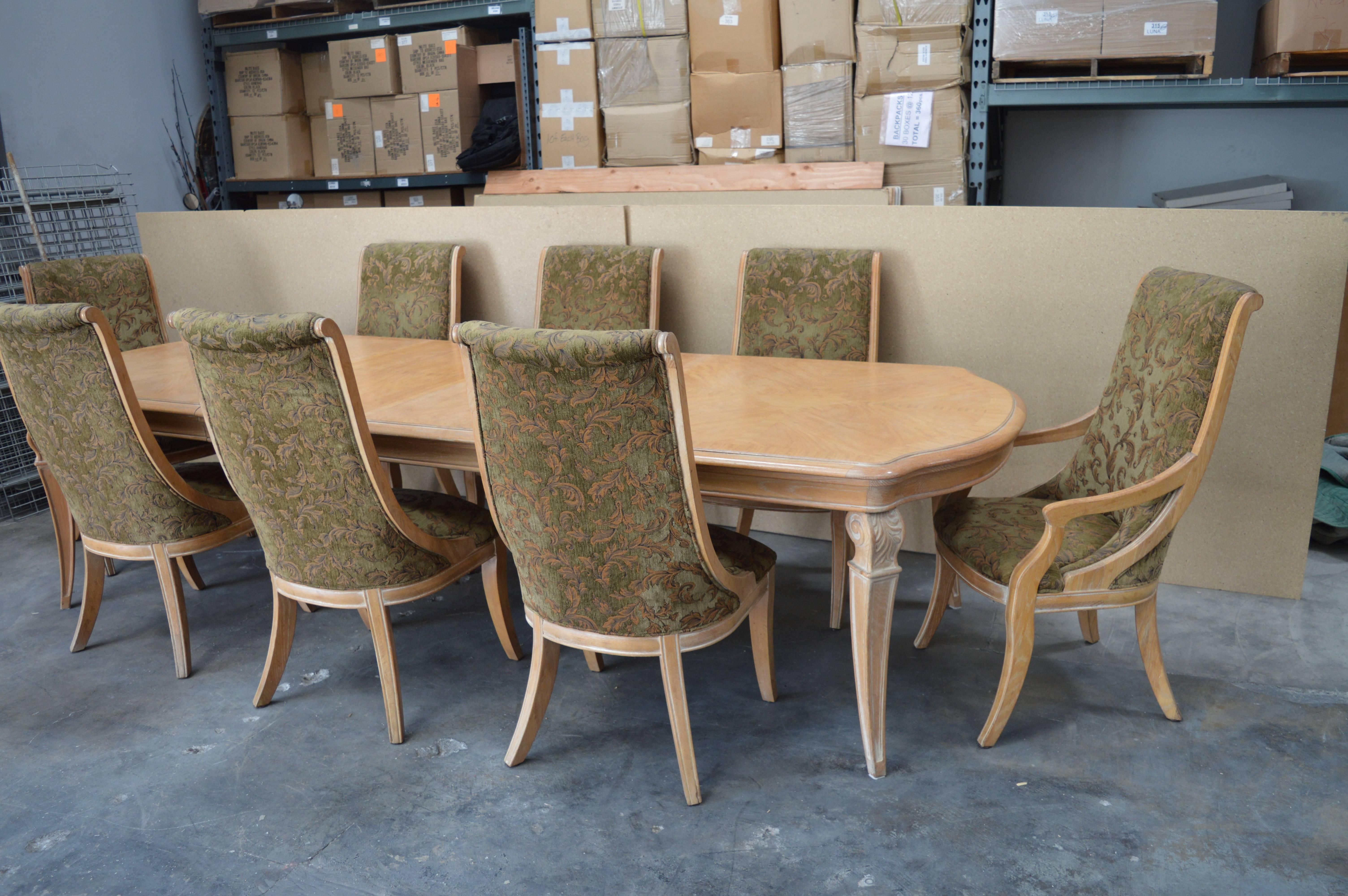 Henredon dining table and chairs.
Chairs measure: 42.5