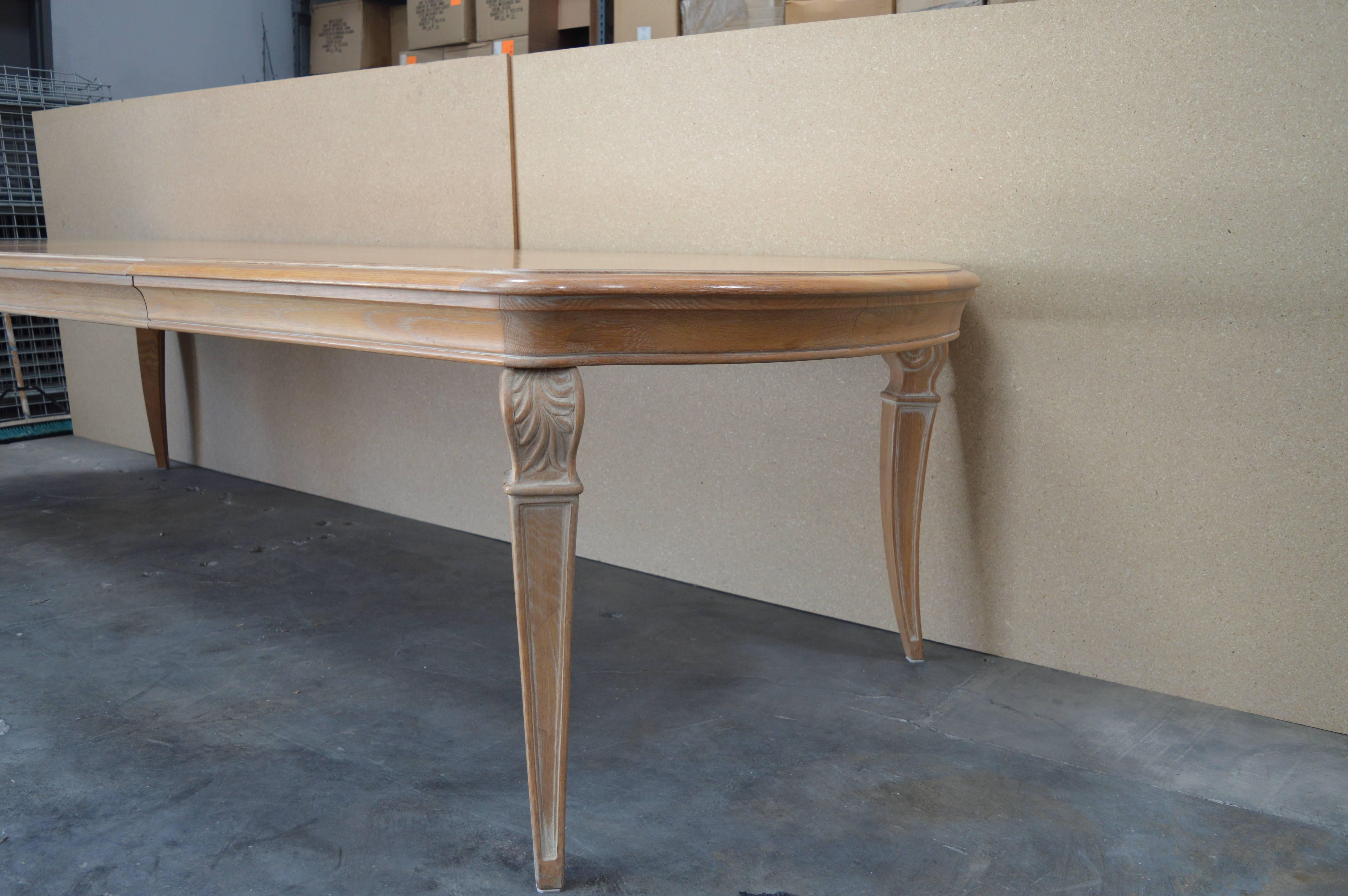 Henredon Dining Table and Chairs Set In Excellent Condition In Los Angeles, CA