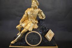 Uhr im Empire-Stil des 19. Jahrhundert