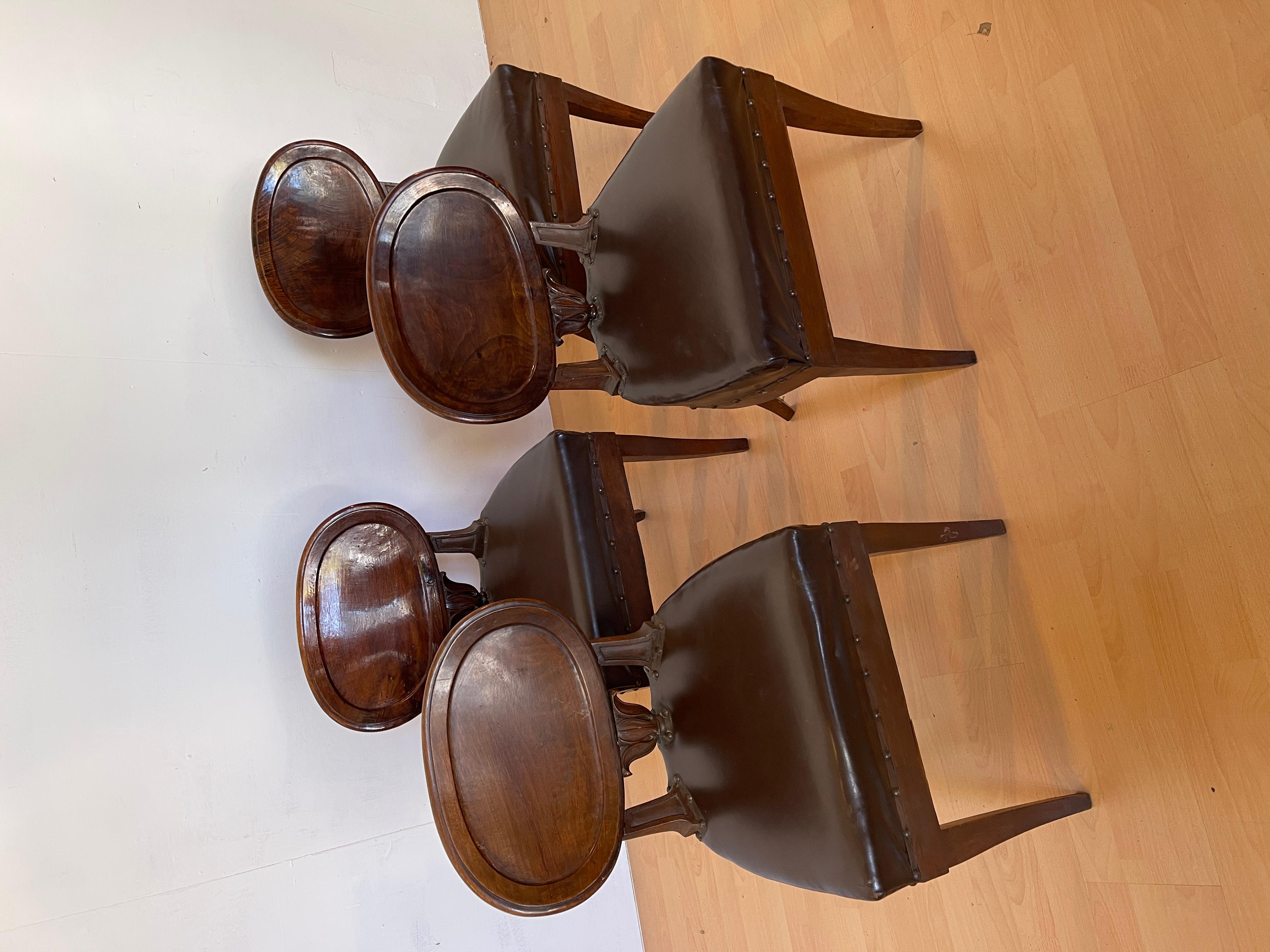 Fatto a mano Set di 4 sedie stile rustico natural en legno e pelle degli anni '30 in vendita