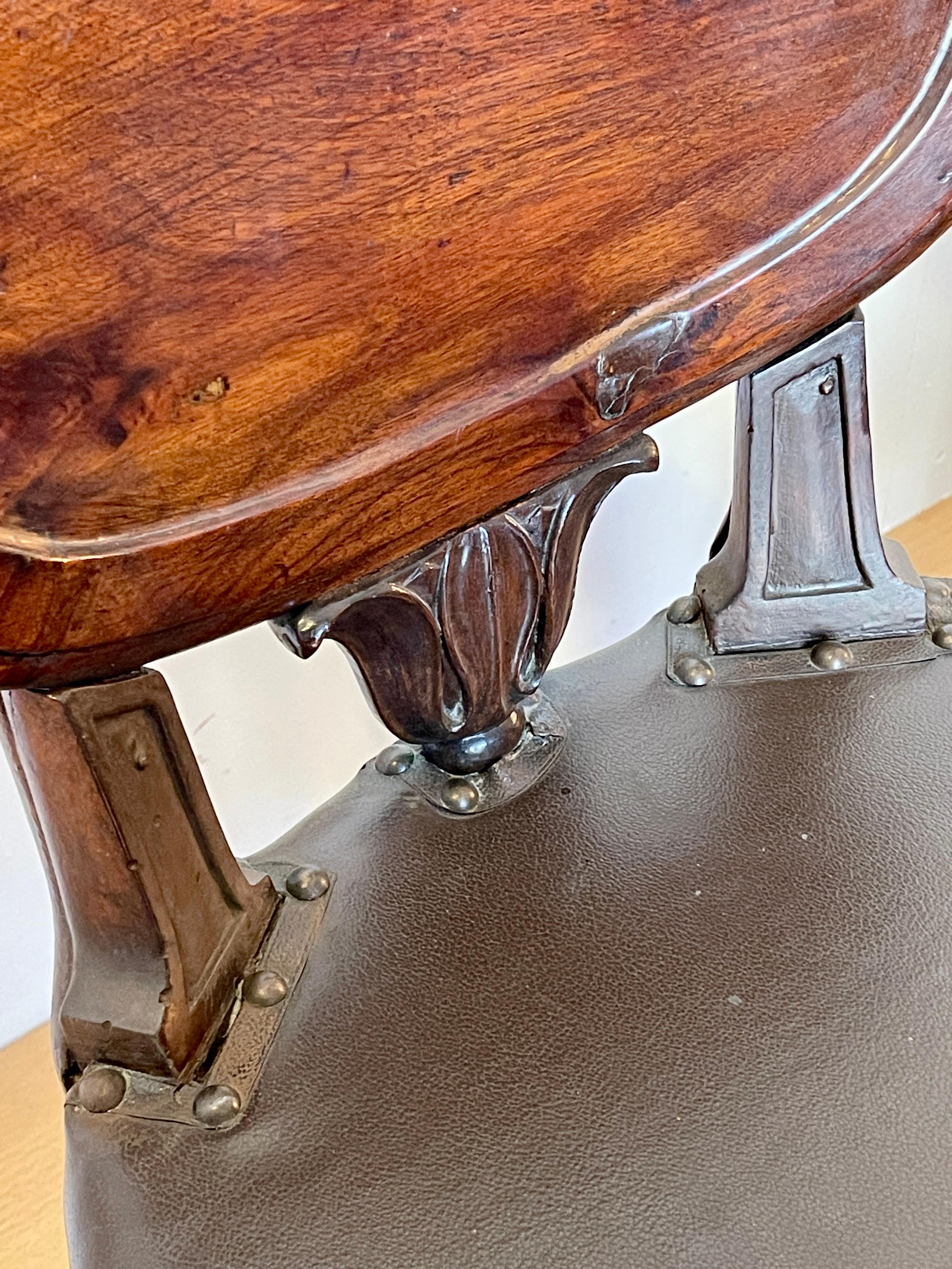 Set di 4 sedie stile rustico natural en legno e pelle degli anni '30 in vendita 2