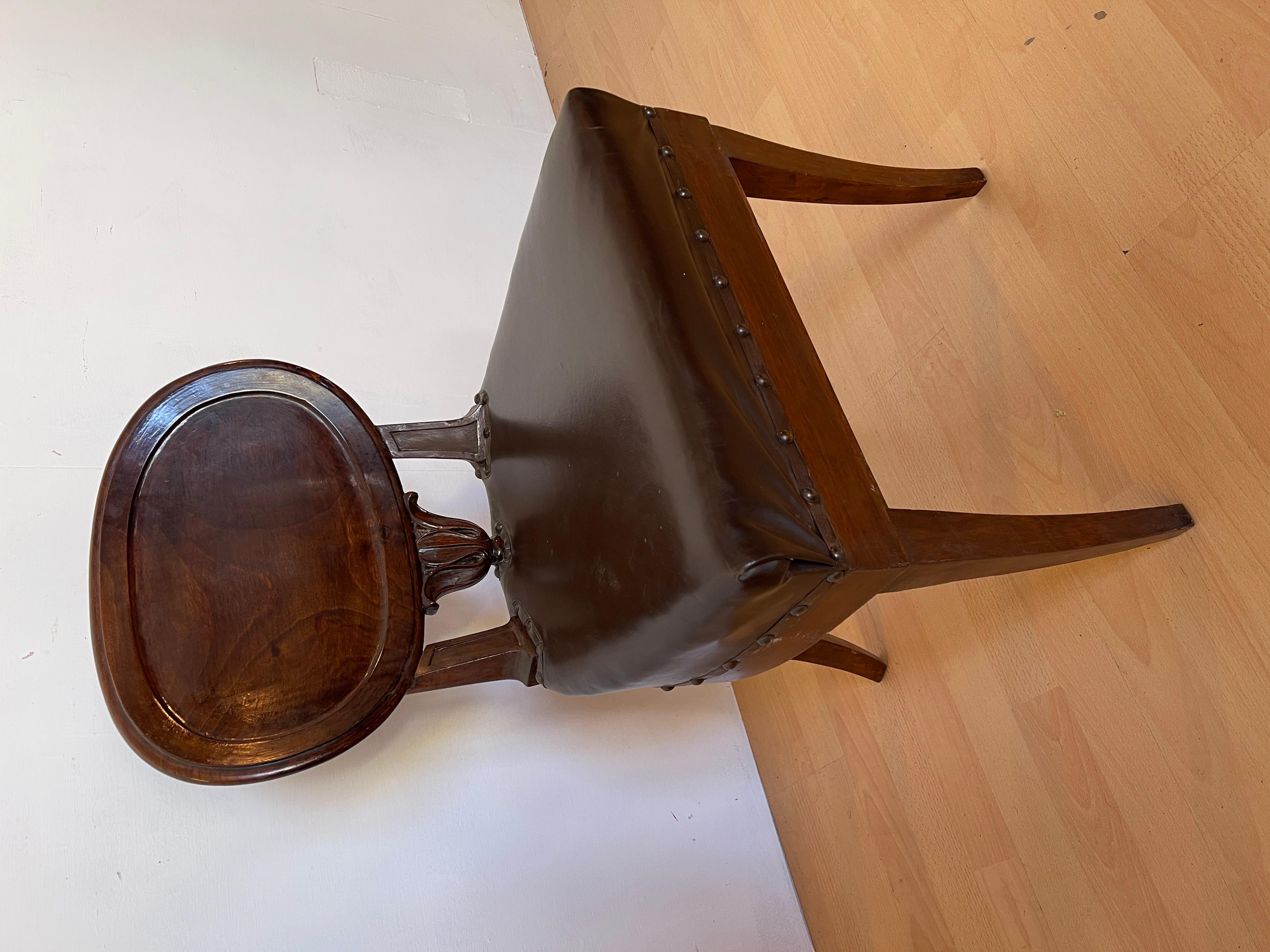 Set di 4 sedie stile rustico natural en legno e pelle degli anni '30 in vendita 11