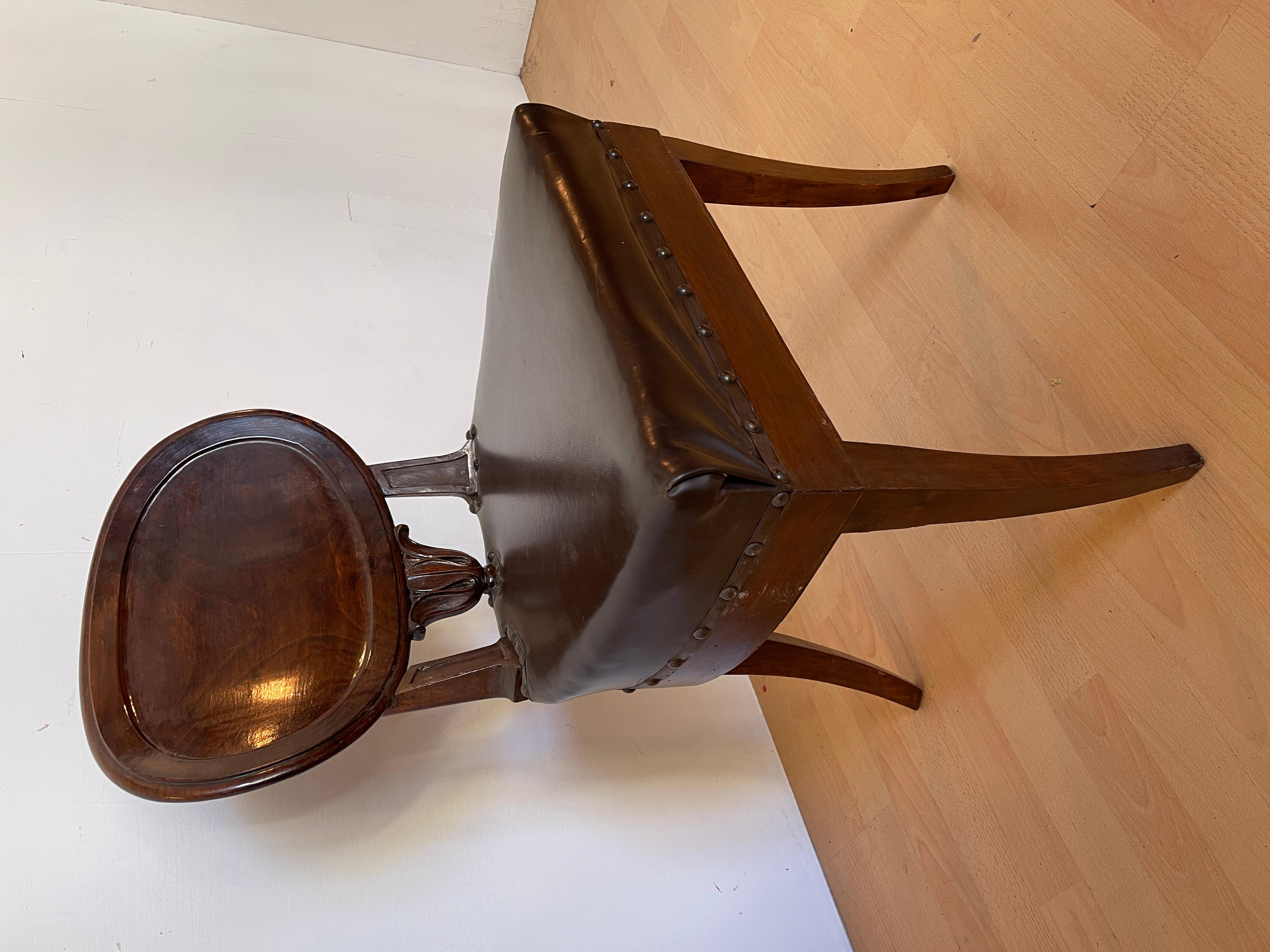 Set di 4 sedie stile rustico natural en legno e pelle degli anni '30 in vendita 10