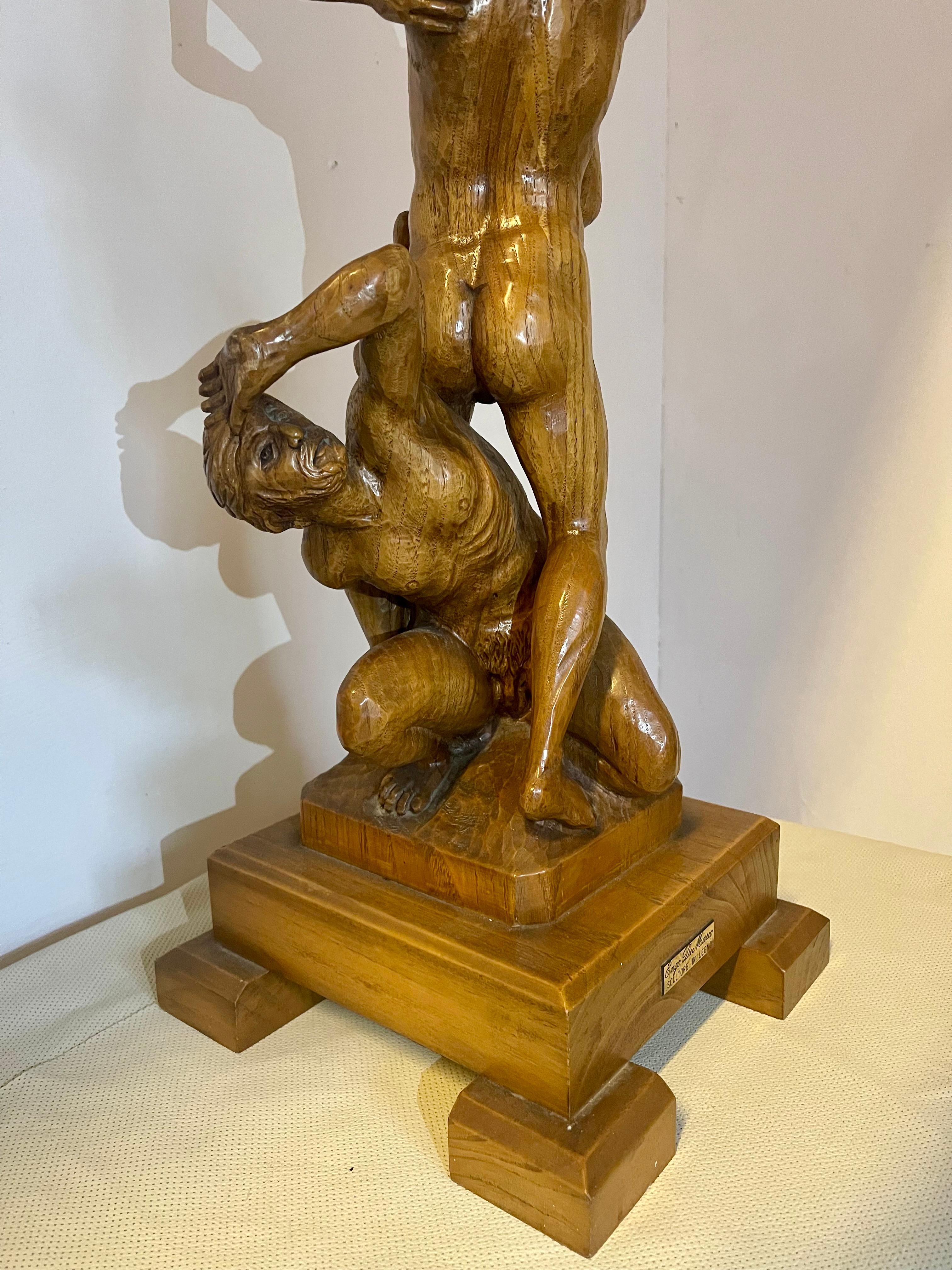 20th Century Escultura sopramobile in legno 