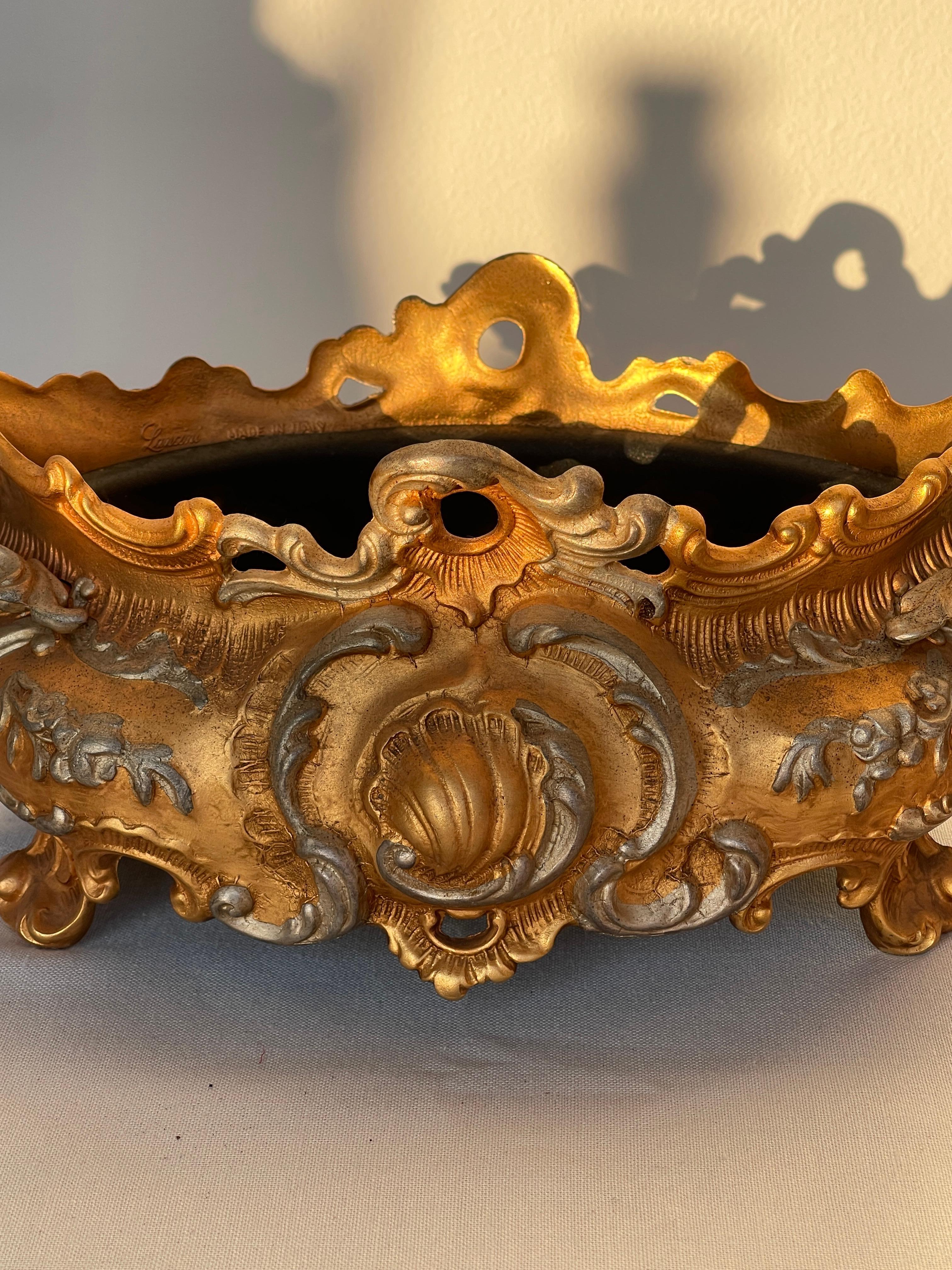 Italian Portafiori italiano d'epoca in bronzo e metallo anni '80 in vendita