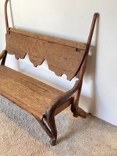 Precioso banco artesanal de madera maciza tallado a mano, de los años 50
