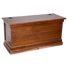 Elegant vintage walnut-colored wooden trunk, “NOCE D’ÉPOQUE,” 1950s