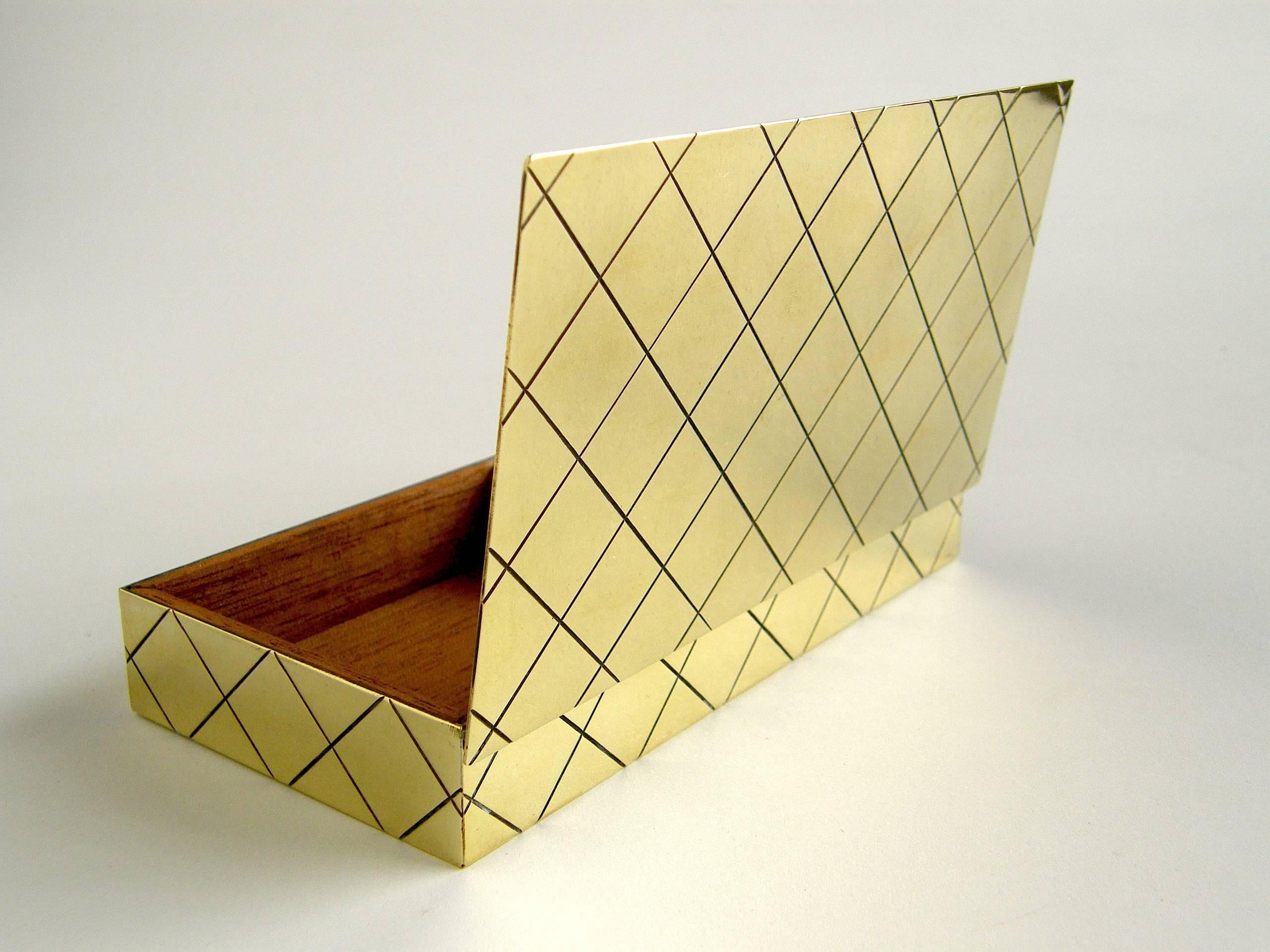 Mid-Century Modern Tommi Parzinger Brass Box for Dorlyn Silversmiths with Incised Grid Pattern