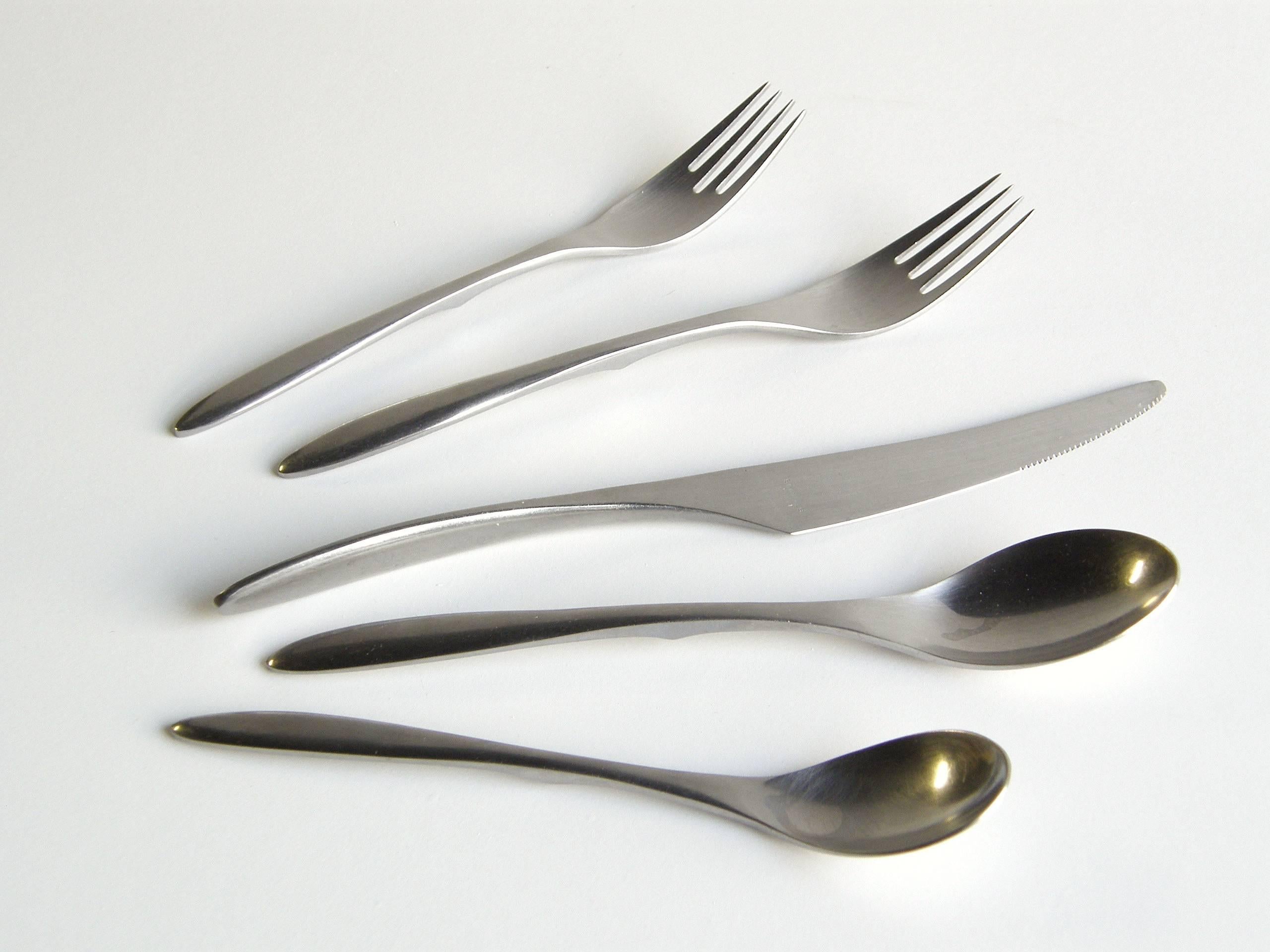 Playboy Club Stainless Flatware Set In Good Condition In Chicago, IL