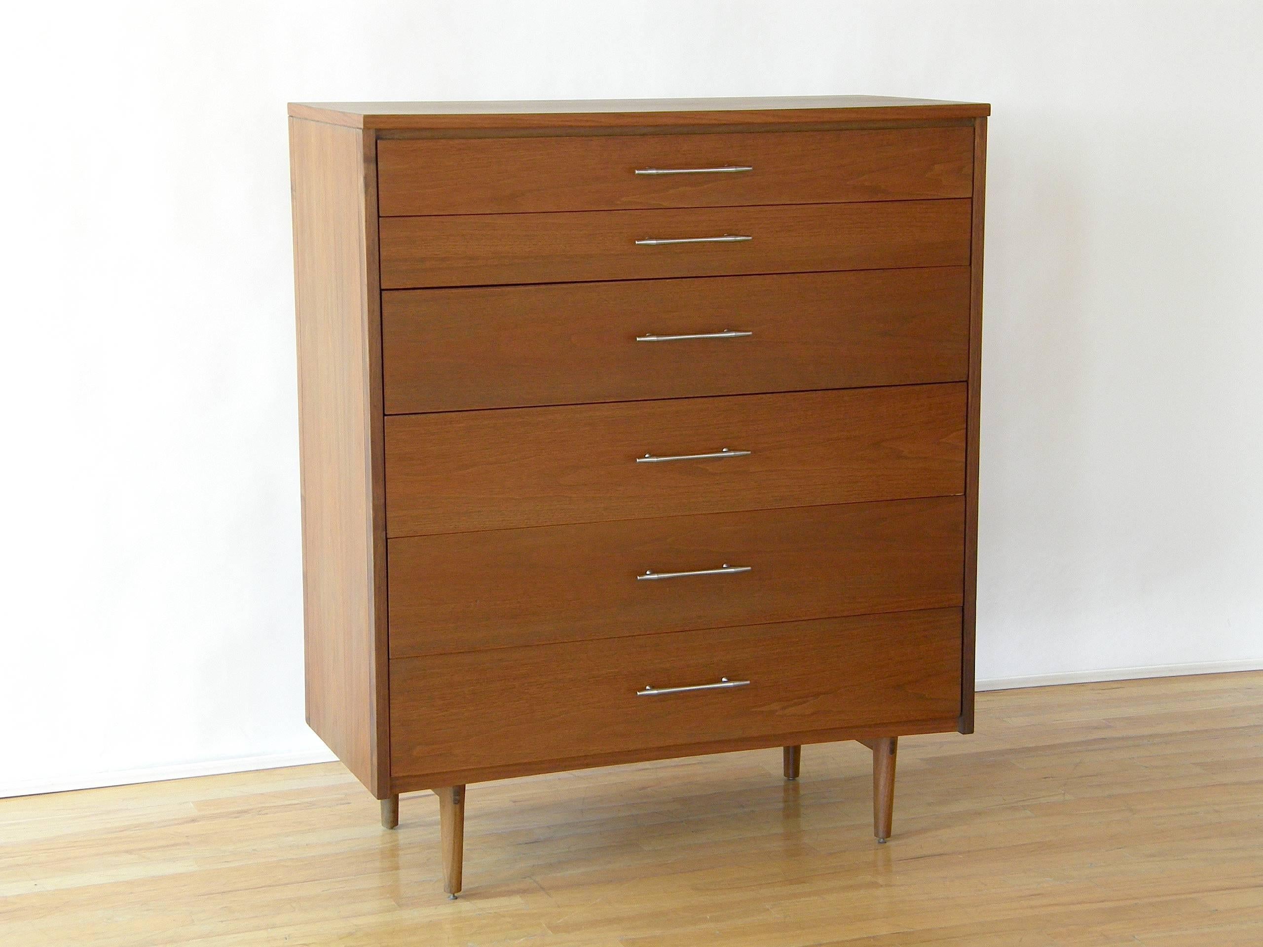 Mid-Century Modern Paul McCobb Chest of Drawers