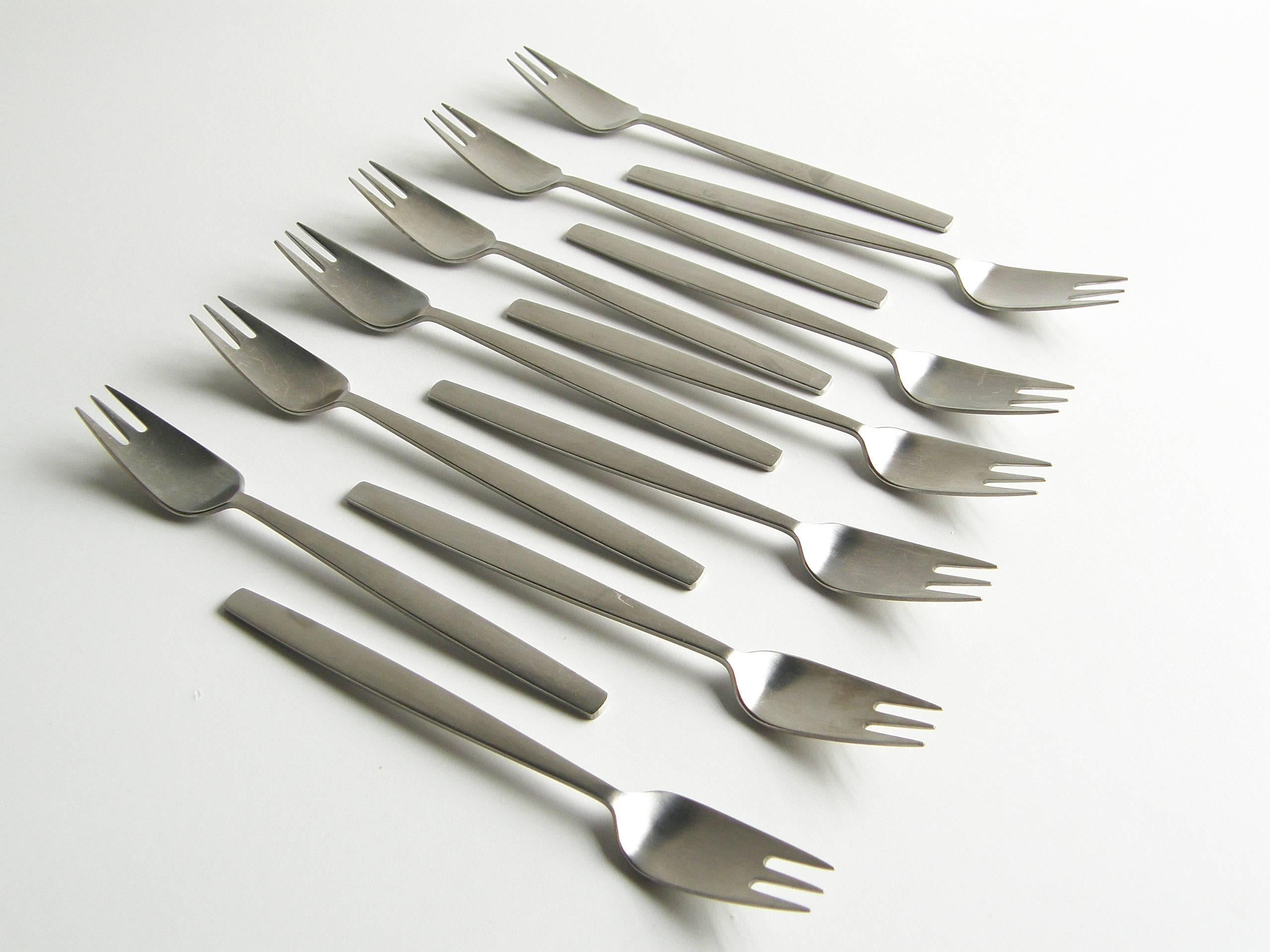Øyo Gilde Flatware Set, Service for 12 In Excellent Condition In Chicago, IL