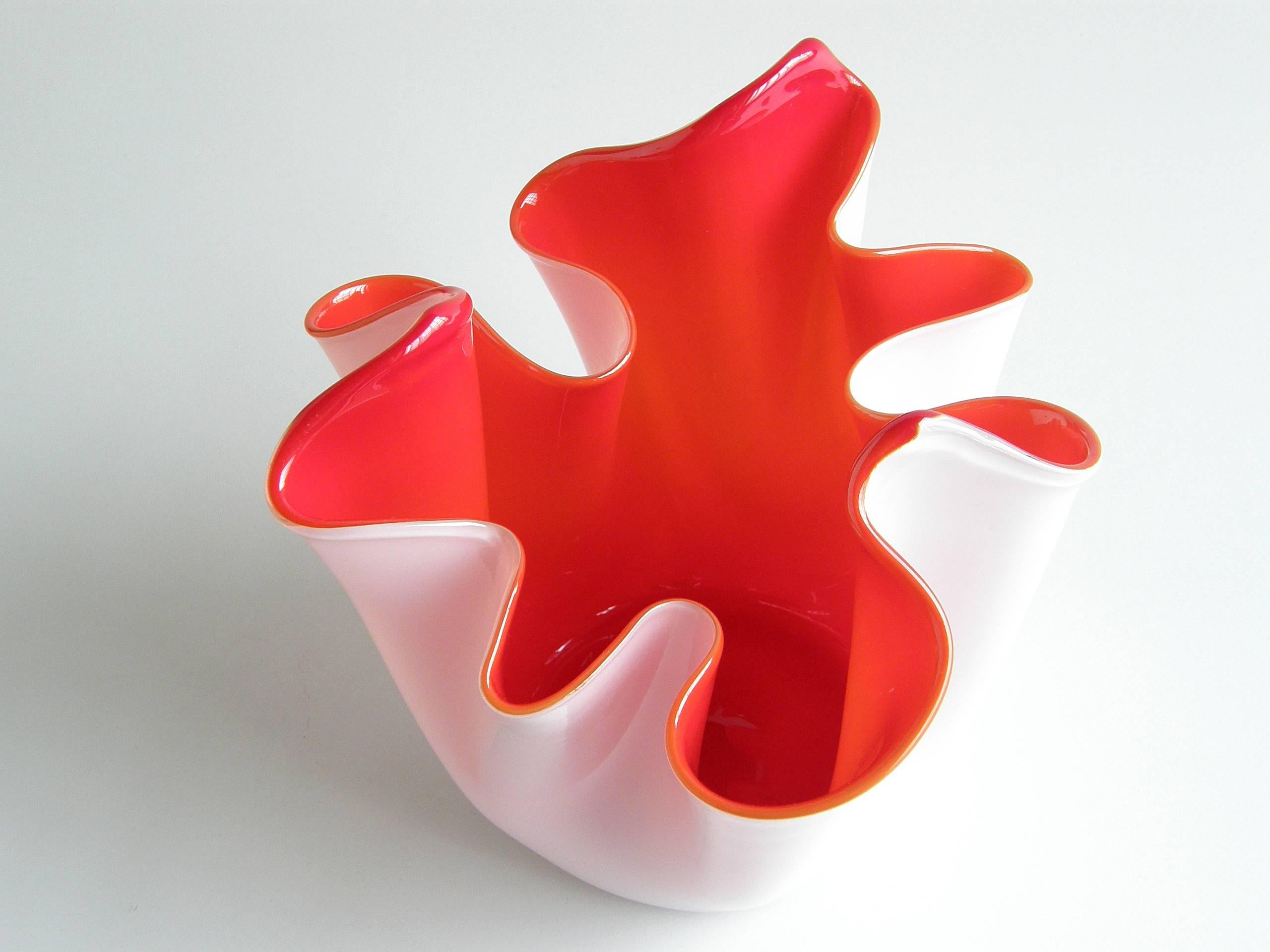 Art Glass Fulvio Bianconi for Venini Fazzoletto Vase White and Red Free Form Handkerchief