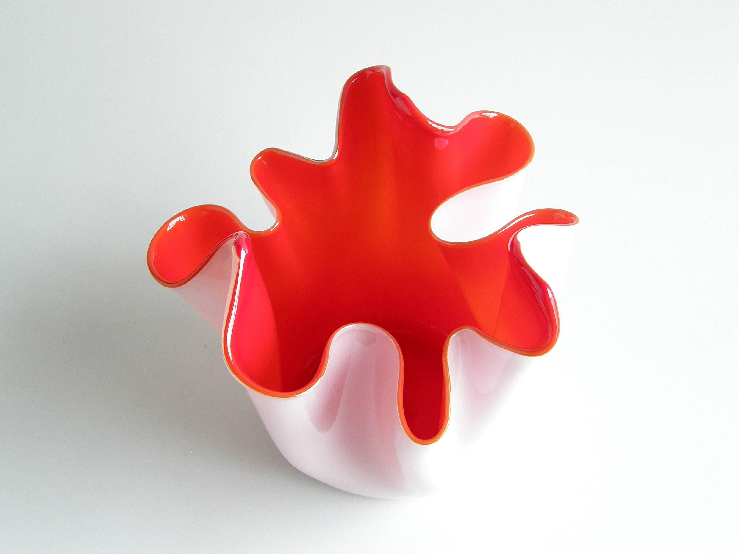 Fulvio Bianconi für Venini Fazzoletto Vase Weiß und Rot Freiform Taschentuch (Glaskunst)