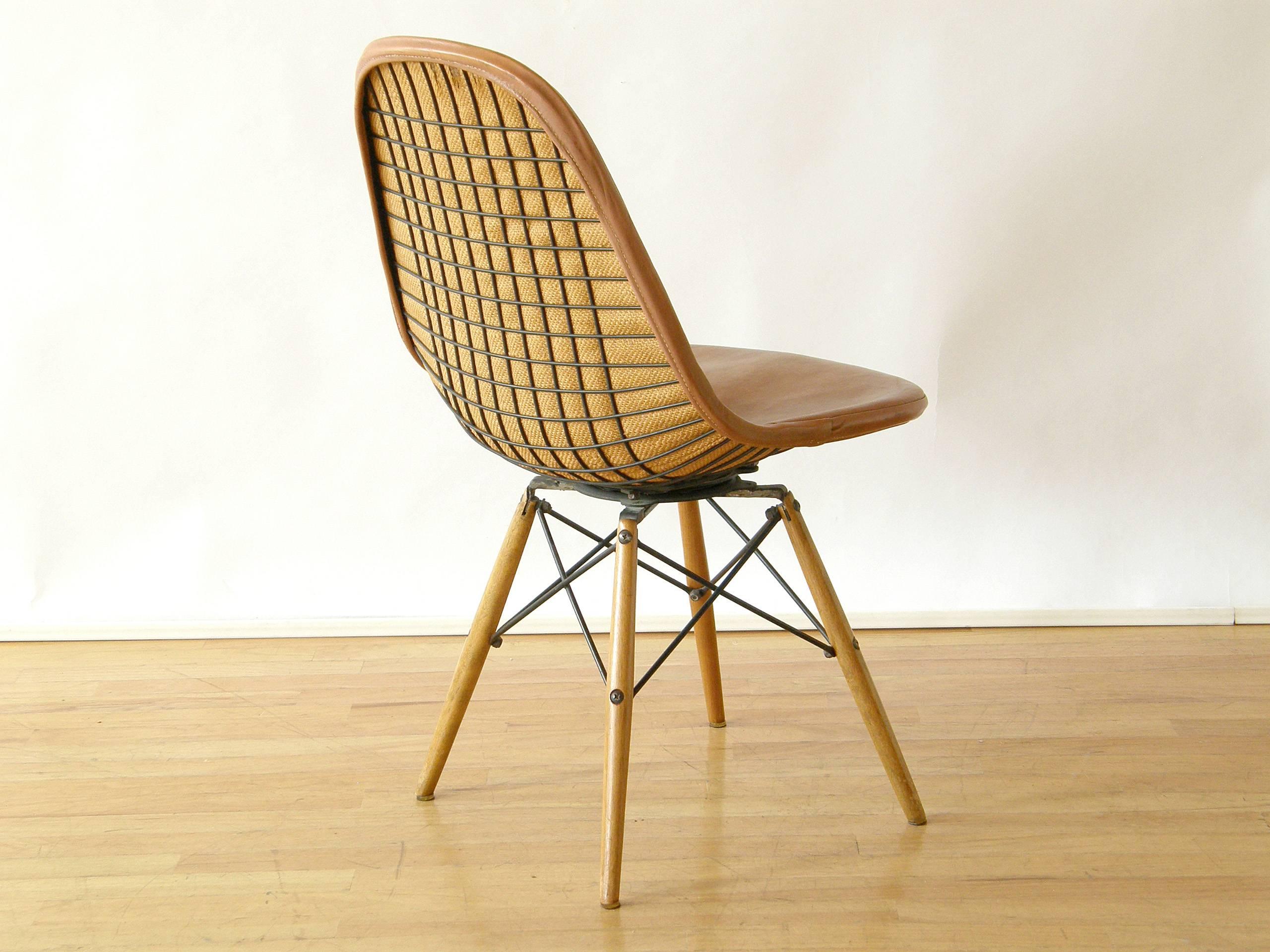 American Eames Dowel Leg Swivel Chair