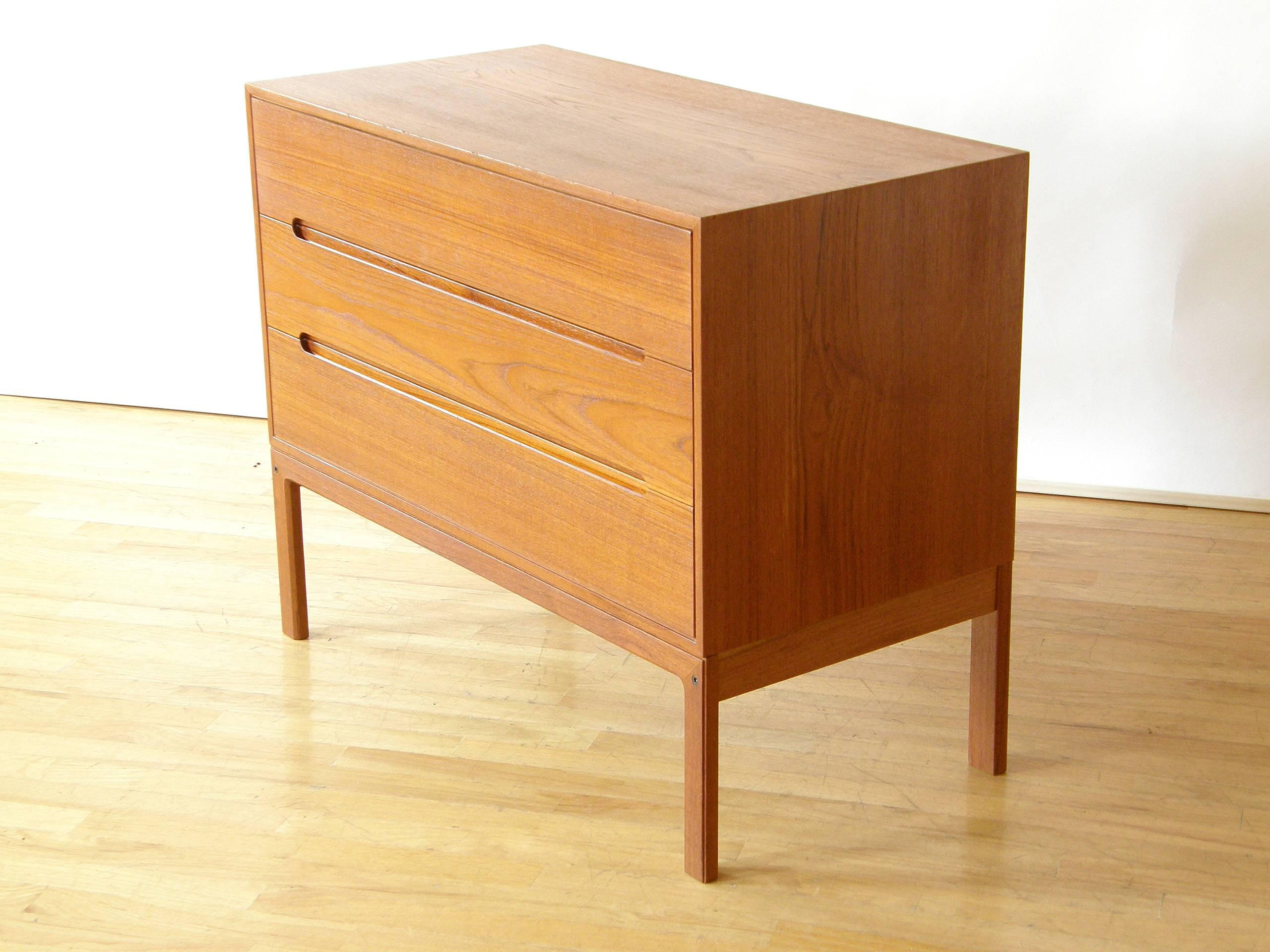 Teak, three-drawer dresser designed by Arne Wahl Iversen for Vinde Mobelfabrik, Denmark.

Please contact us if you have any questions.