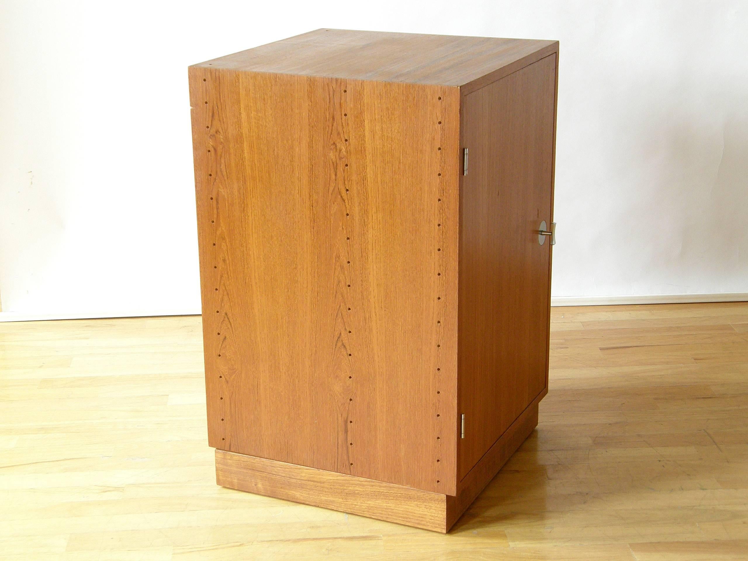 Finn Juhl Teak Cresco Cube Storage Cabinet for France and Sons In Good Condition In Chicago, IL
