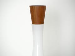 Jacob Bang Weiße Glasflasche für Kastrup Dänemark mit Teakholz Stopper Raymor