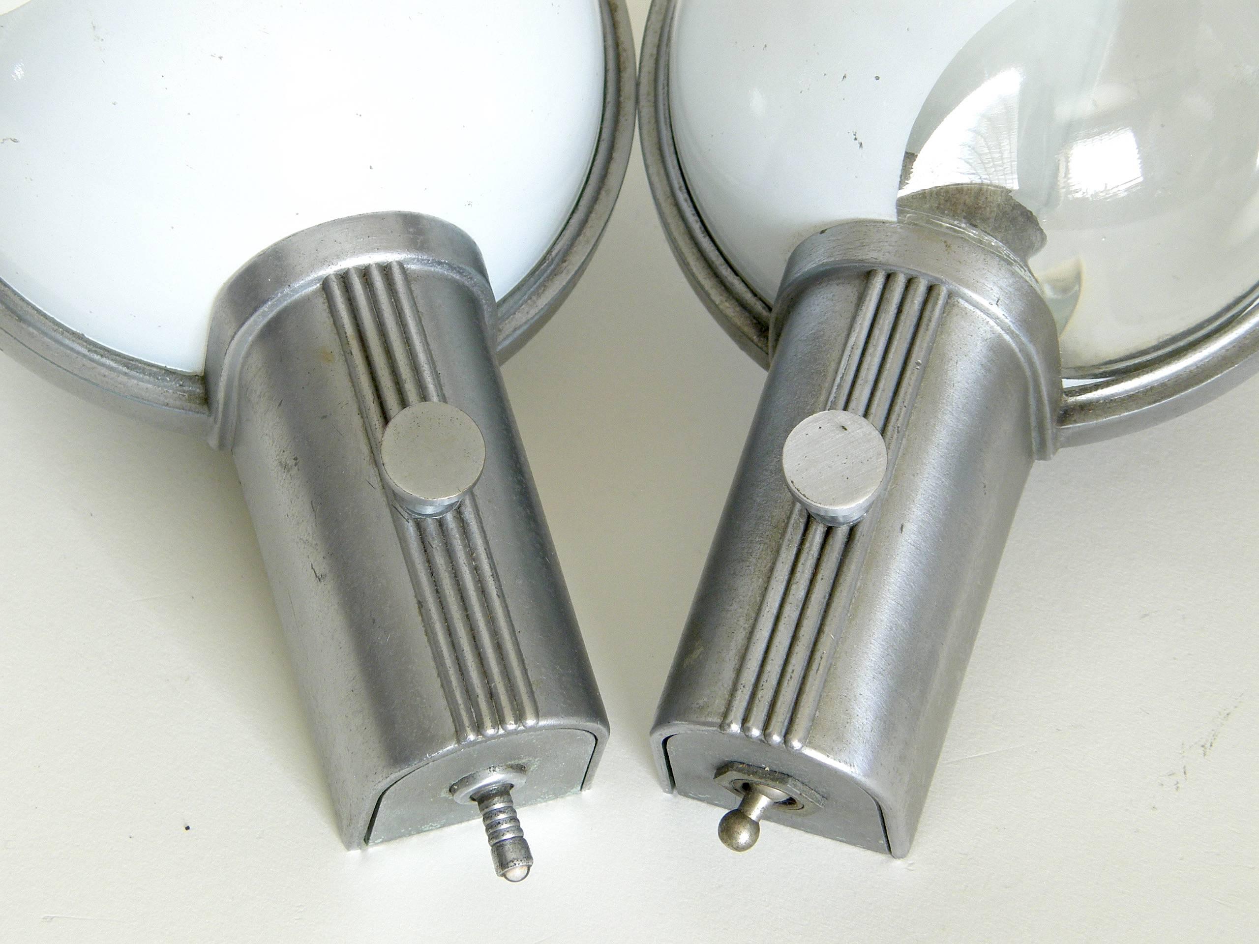 Henry Dreyfuss Wall Lamps for the Art Deco 20th Century Ltd Pullman Train Cars In Good Condition In Chicago, IL