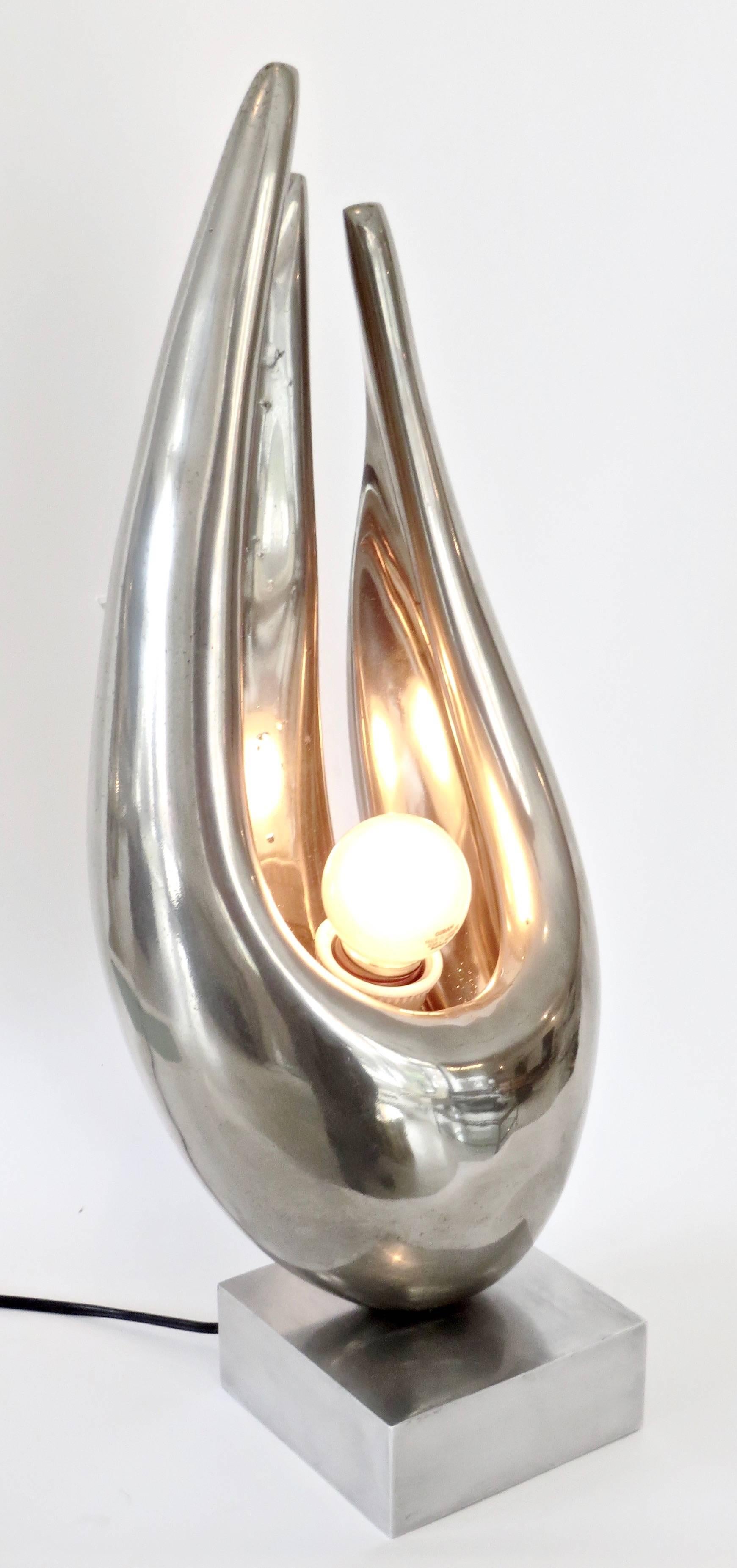 Bronze Lampe de bureau française en nickel et bronze chromé de Michel Dumas pour Maison Charles en vente