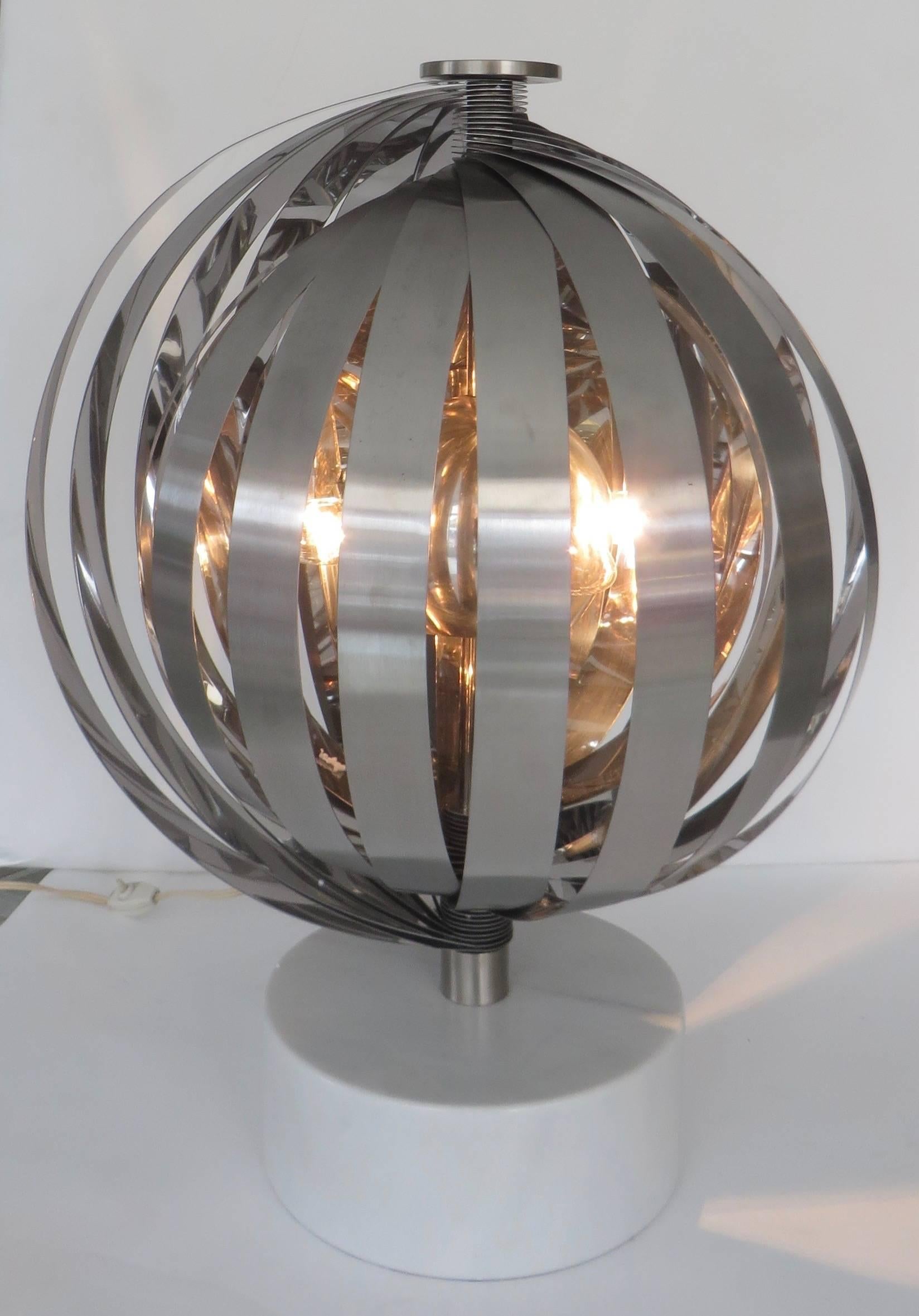 Lampe de table italienne de Gaetano Missaglia, vers 1970 en vente 1
