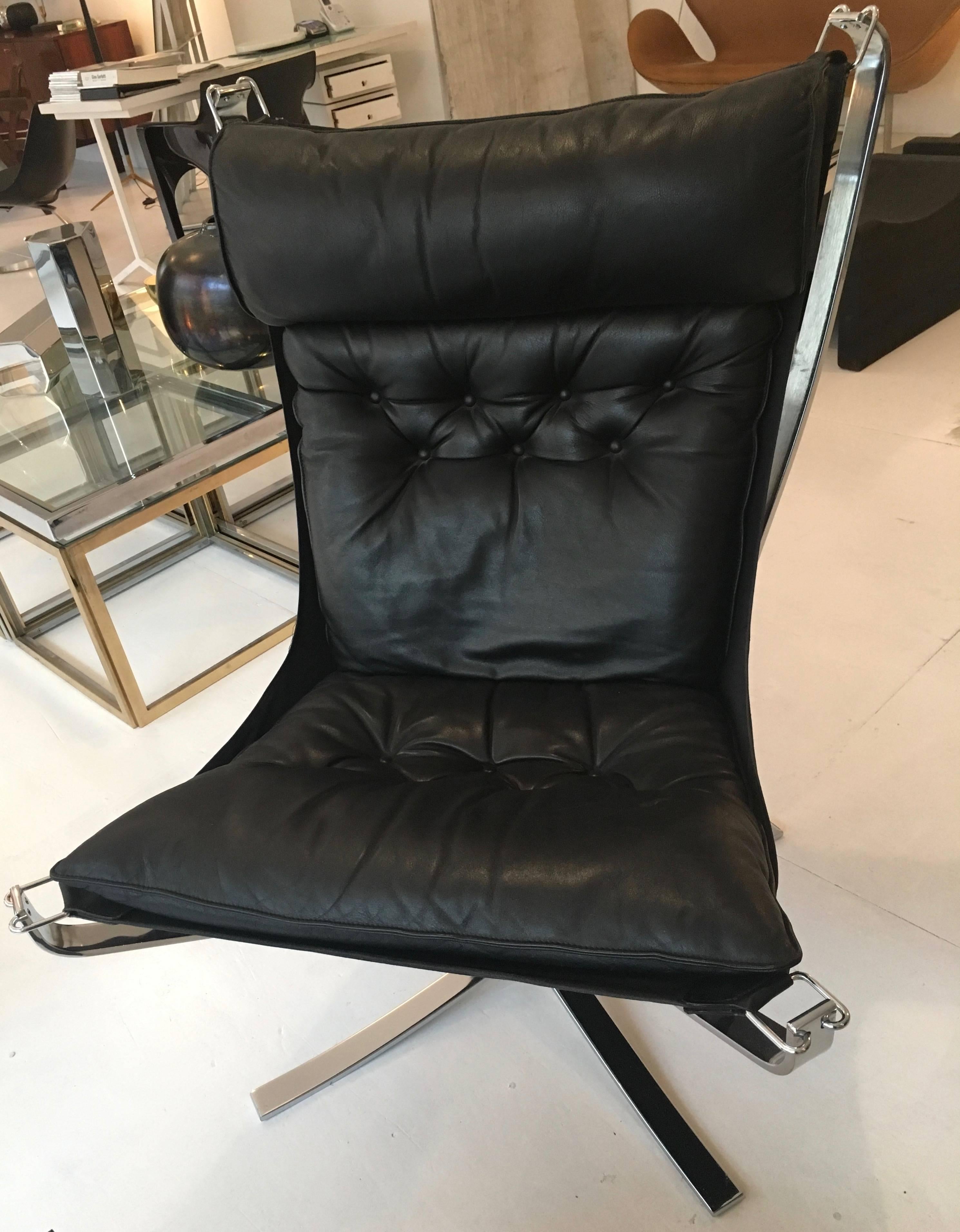 Pair of Sigurd Ressell Falcon Chairs in Black Leather Chrome-Plated Steel 1