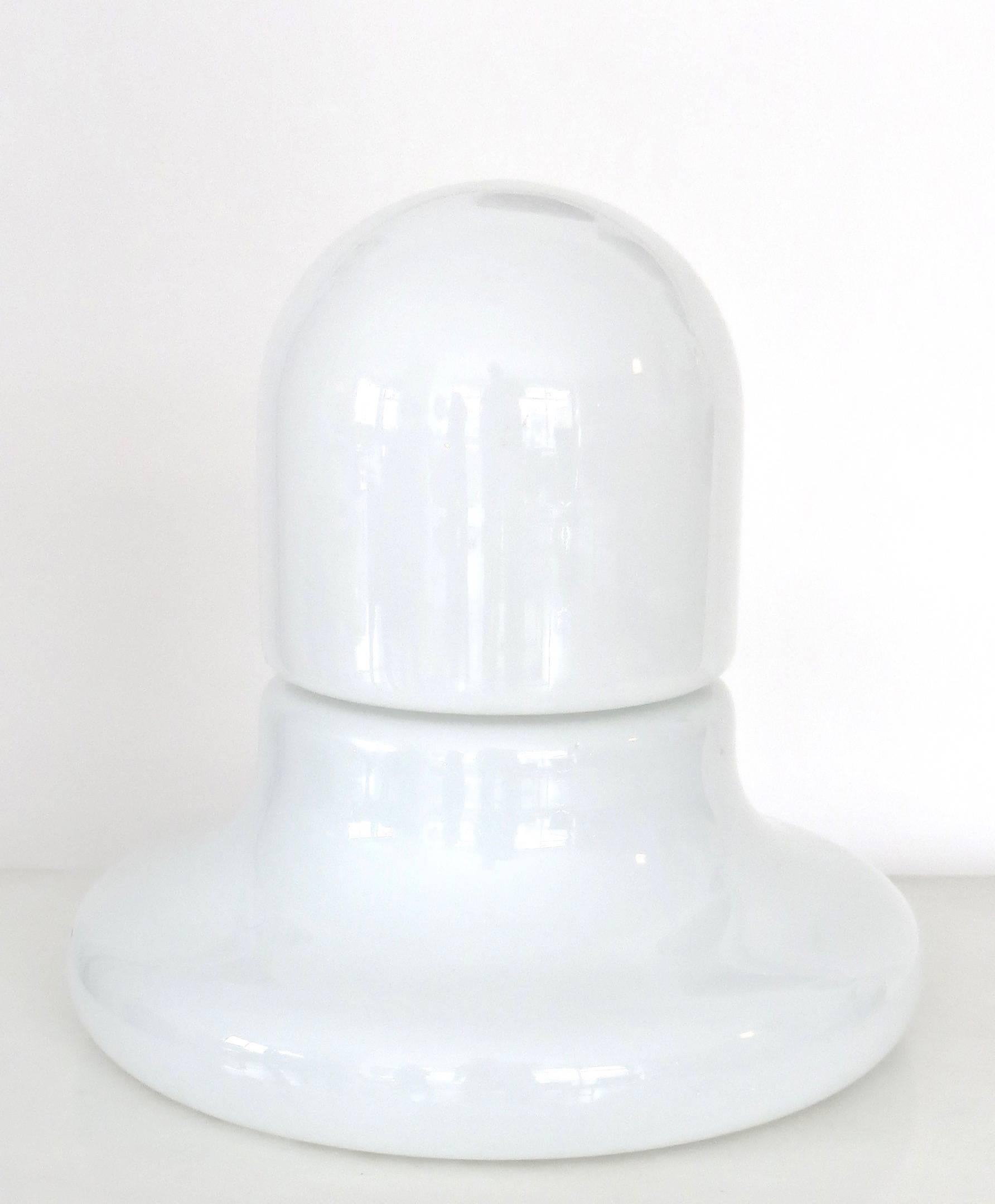 Claudio Salocchi Zea Lámpara italiana de sobremesa o de pie de cristal opaco para Lumenform
Lámpara italiana de dos unidades de cristal opaco lechoso 