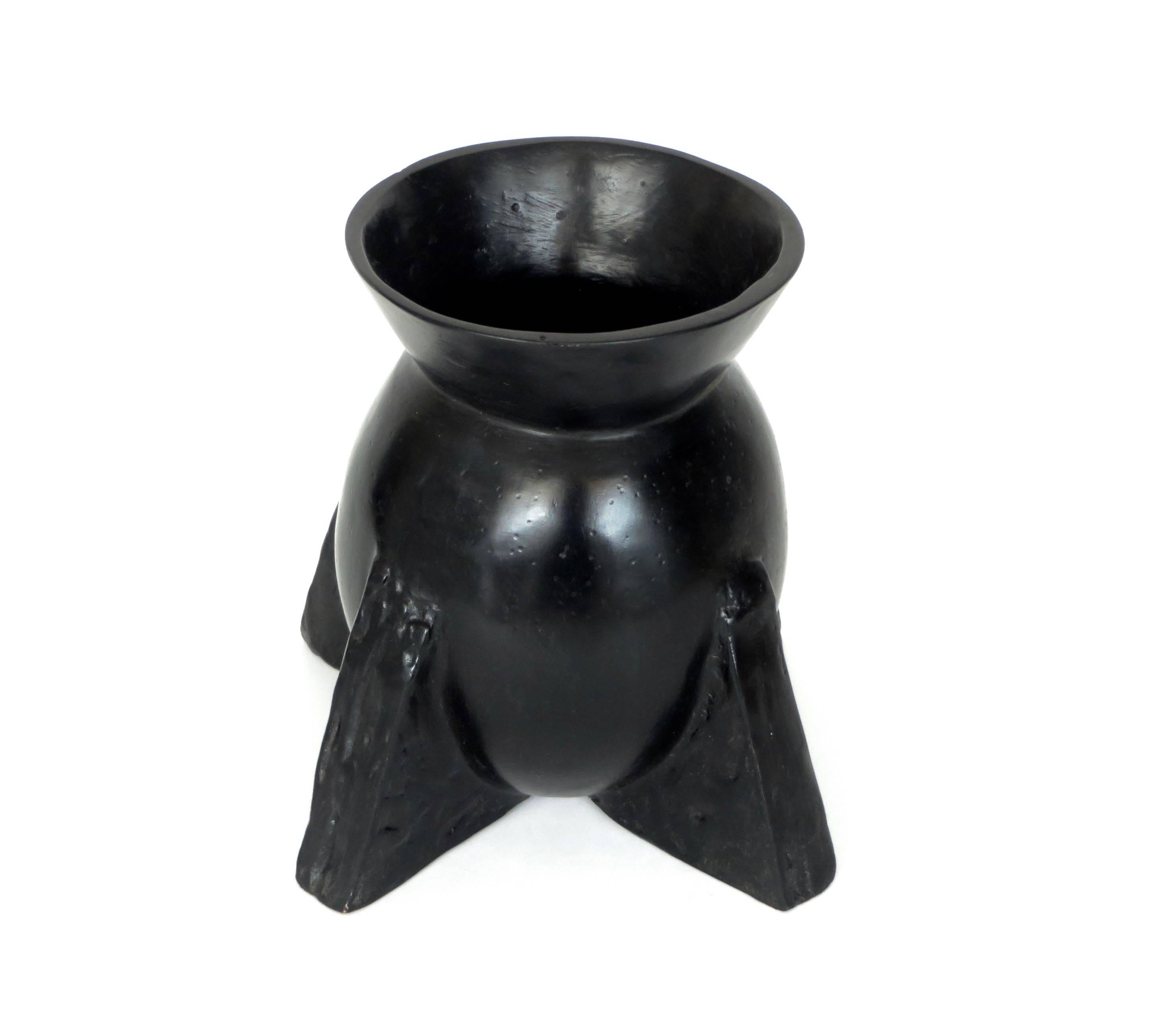 Français  Rick Owens Vase Evase en bronze moulé patiné noir  en vente