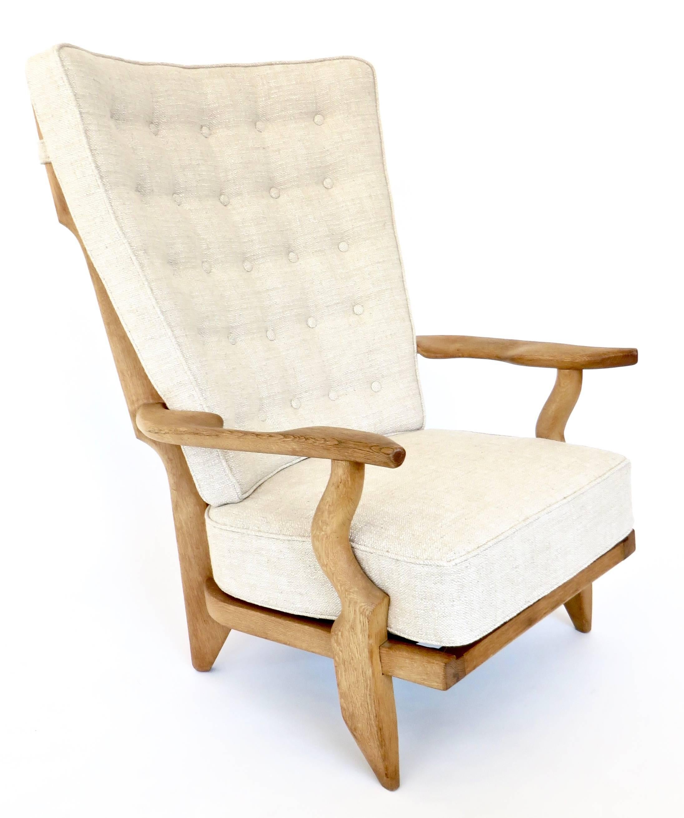 Mid-Century Modern Guillerme et Chambron Votre Maison Pair of French Grand Repos Lounge Chairs