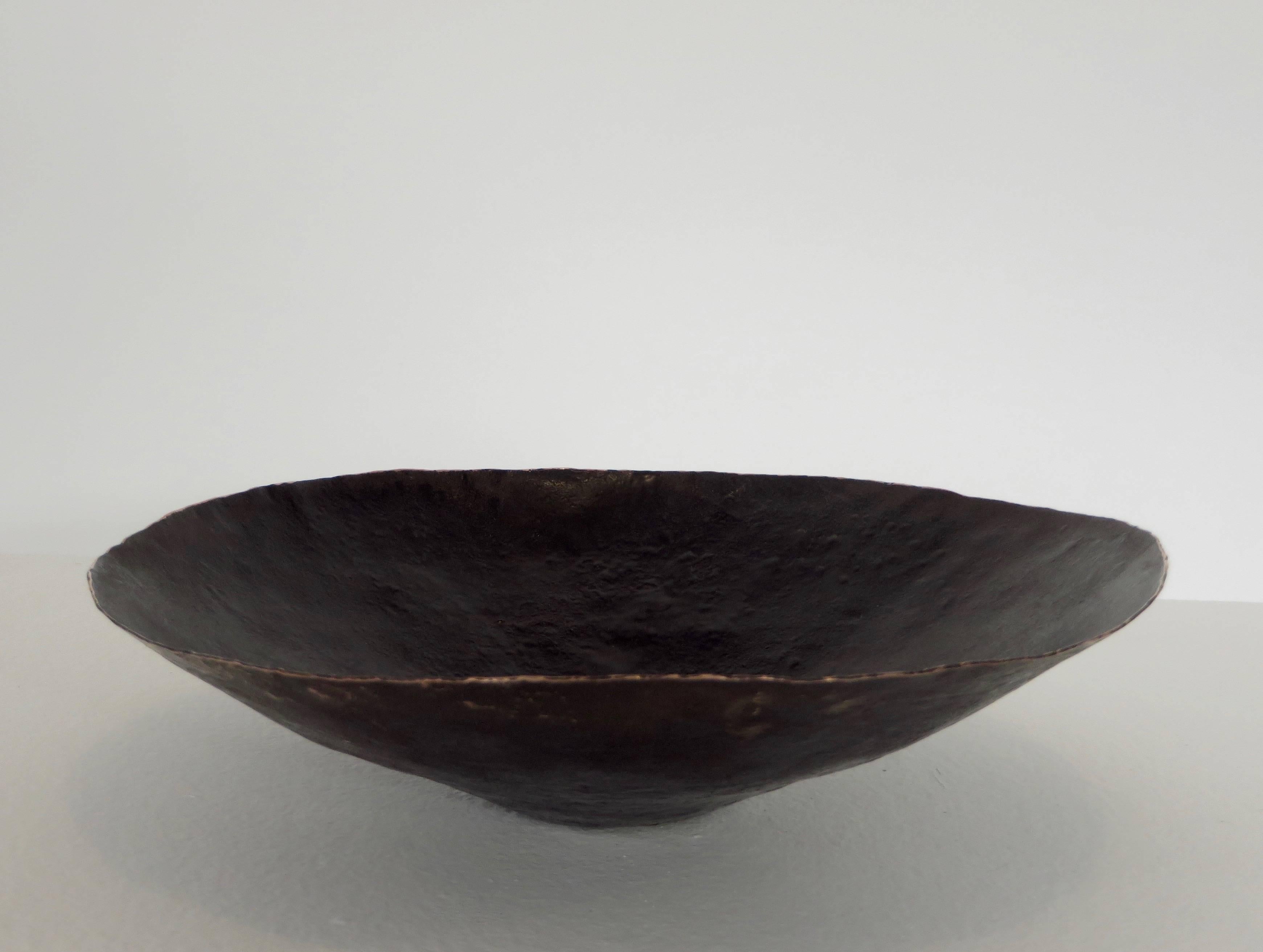 Hand-Hammered Contemporary Copper Bowl by Hvnter Gvtherer In Excellent Condition In Chicago, IL